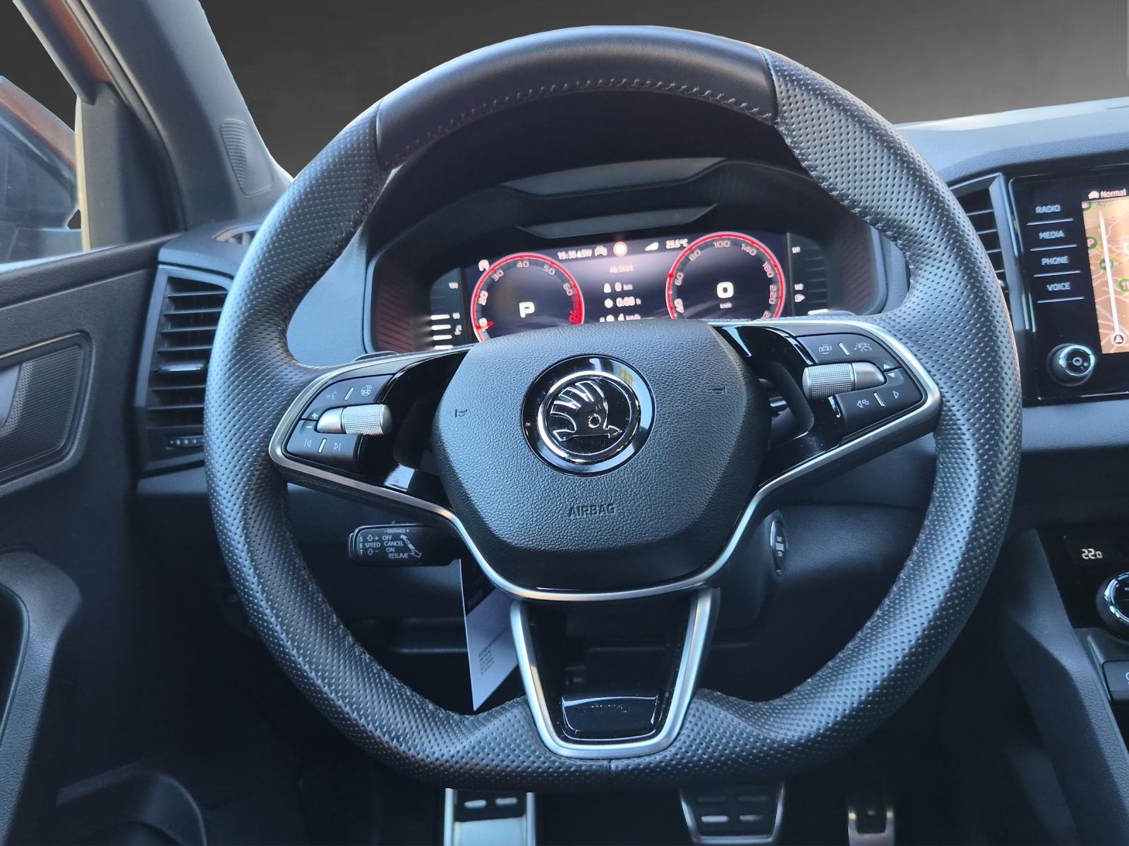 SKODA Karoq 1.5 TSI SportLine DSG-image-7