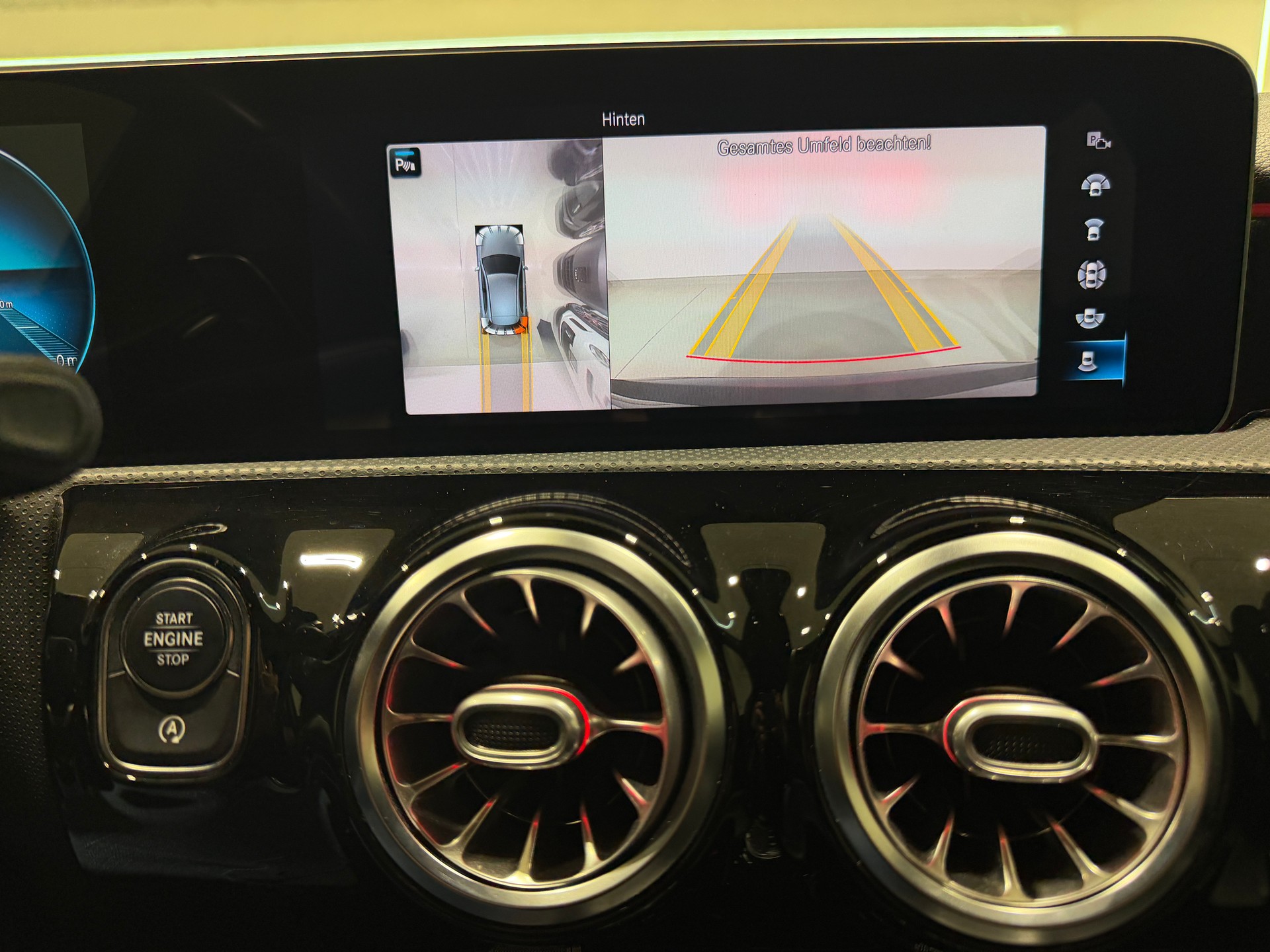 MERCEDES-BENZ A 250 AMG Line 7G-DCT-image-31