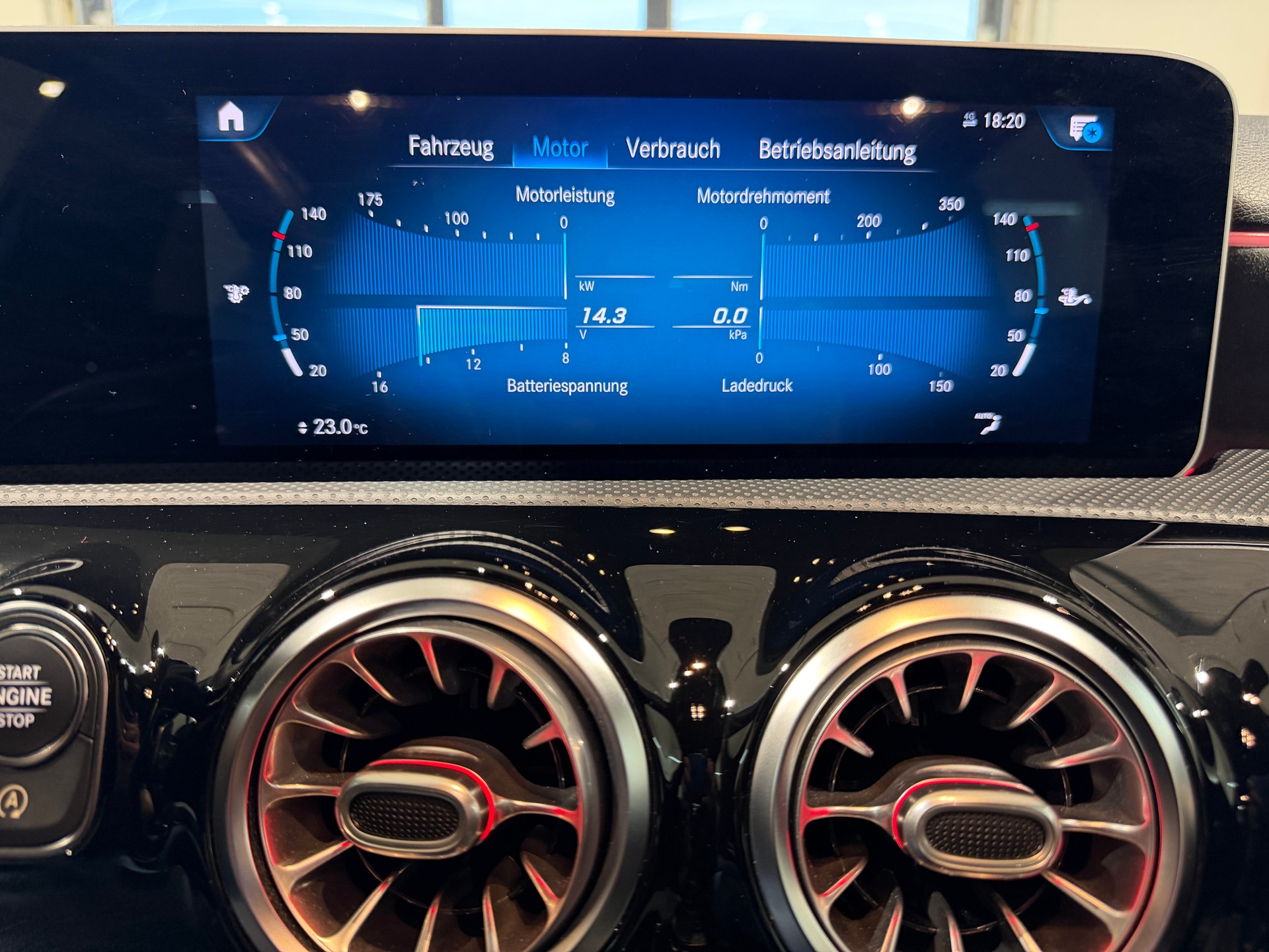 MERCEDES-BENZ A 250 AMG Line 7G-DCT-image-25