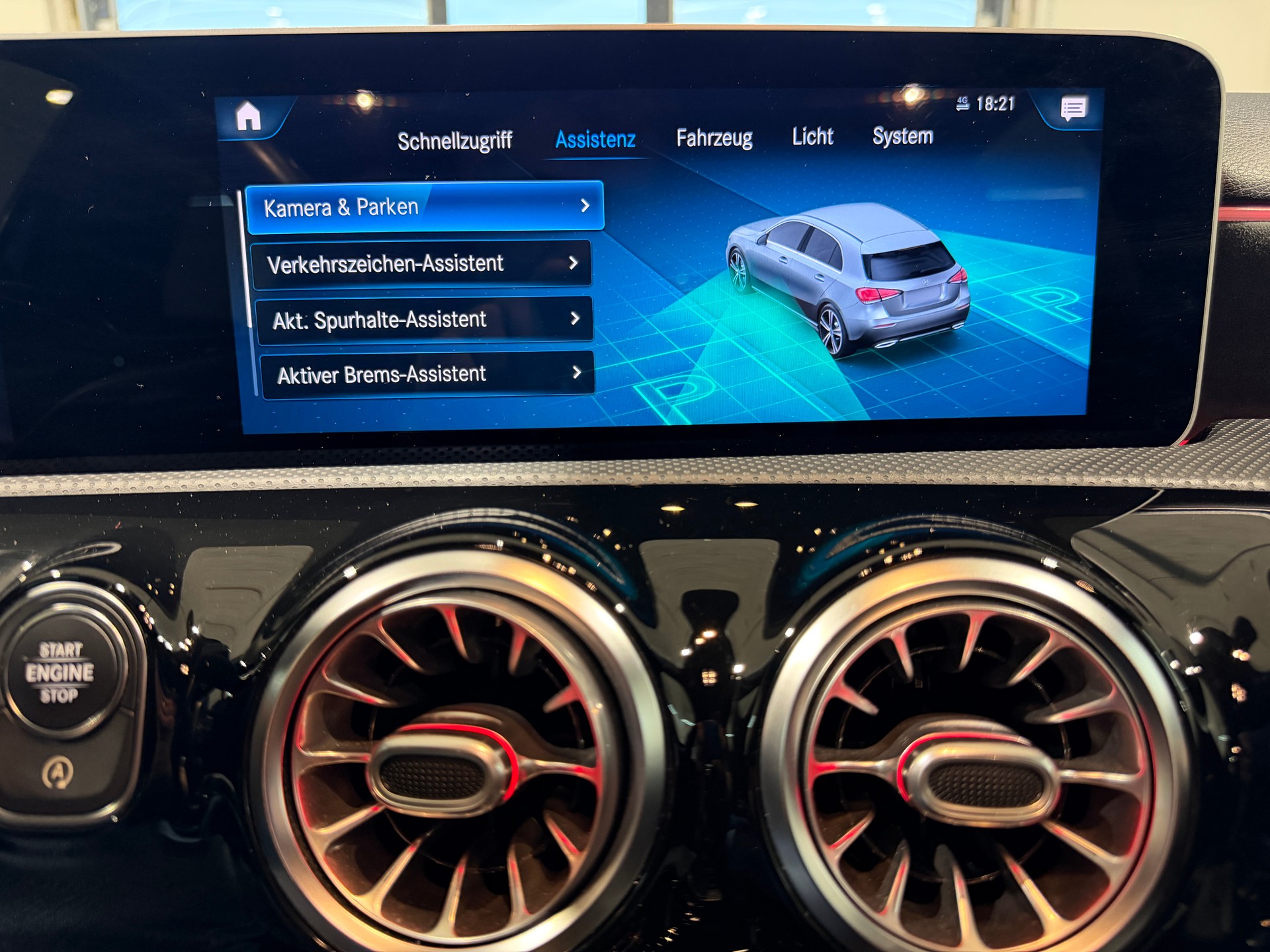 MERCEDES-BENZ A 250 AMG Line 7G-DCT-image-28