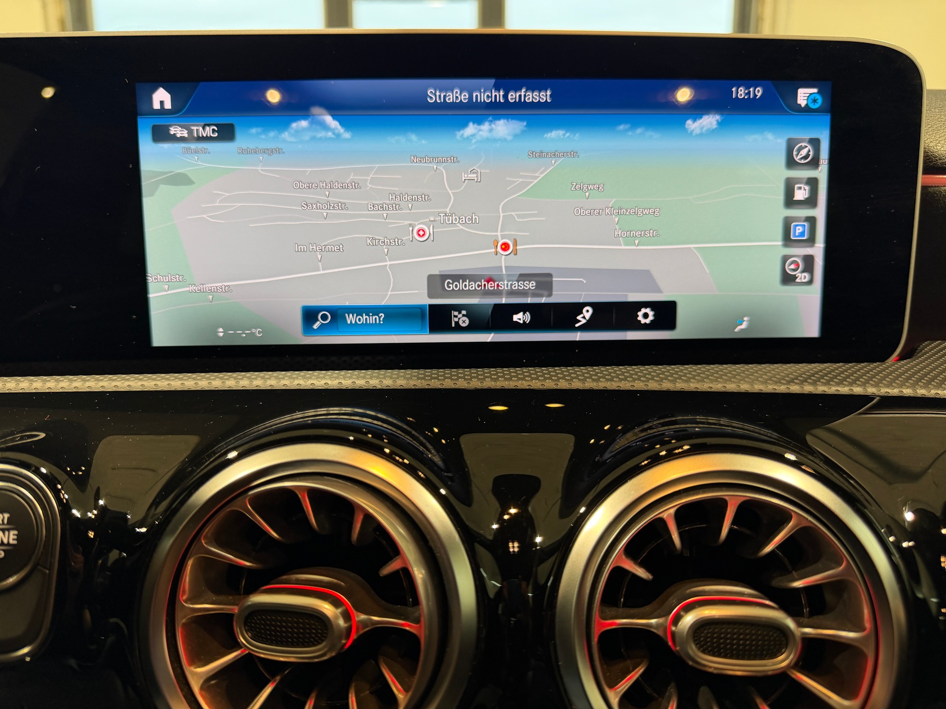 MERCEDES-BENZ A 250 AMG Line 7G-DCT-image-22