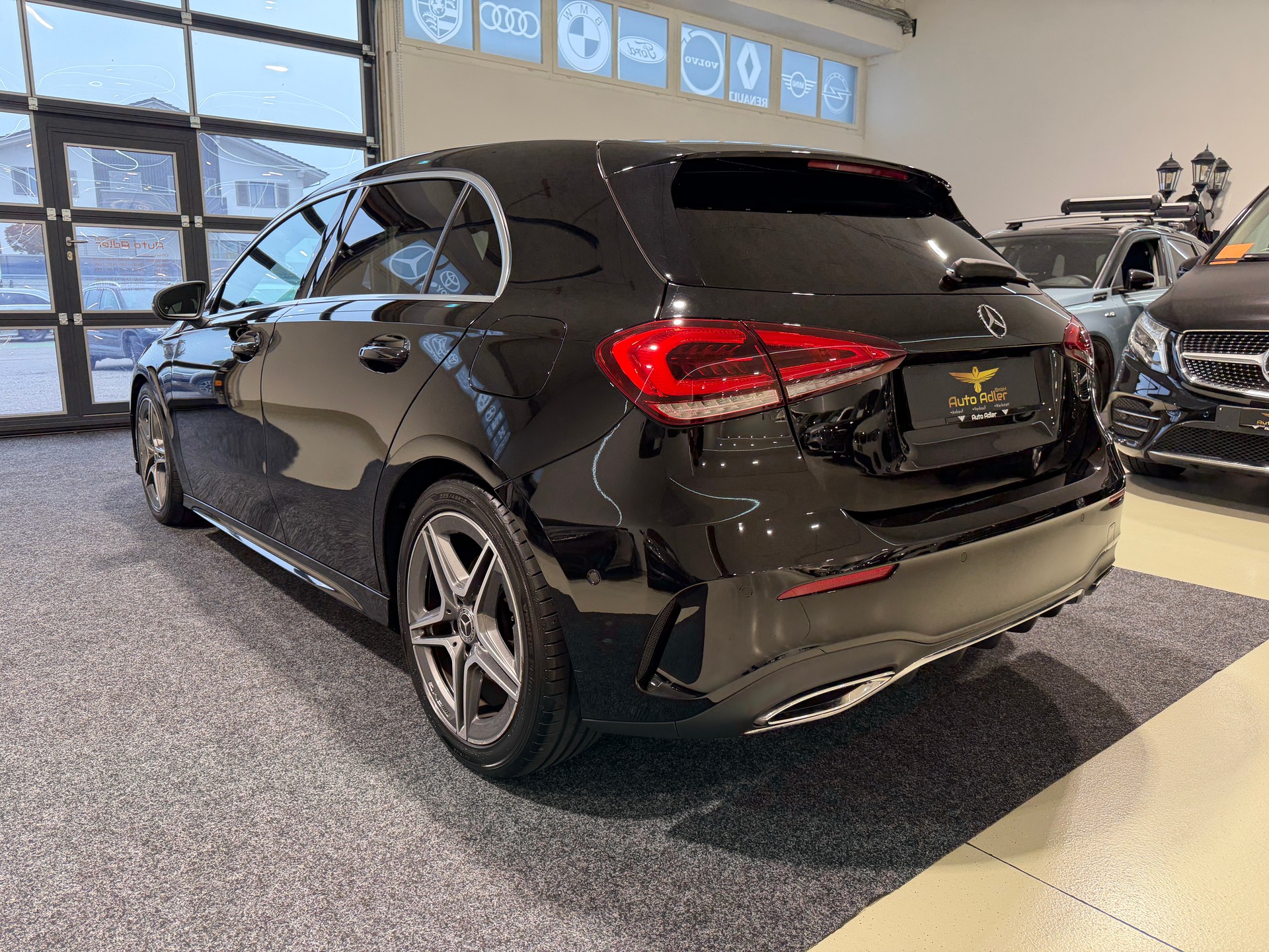 MERCEDES-BENZ A 250 AMG Line 7G-DCT-image-5
