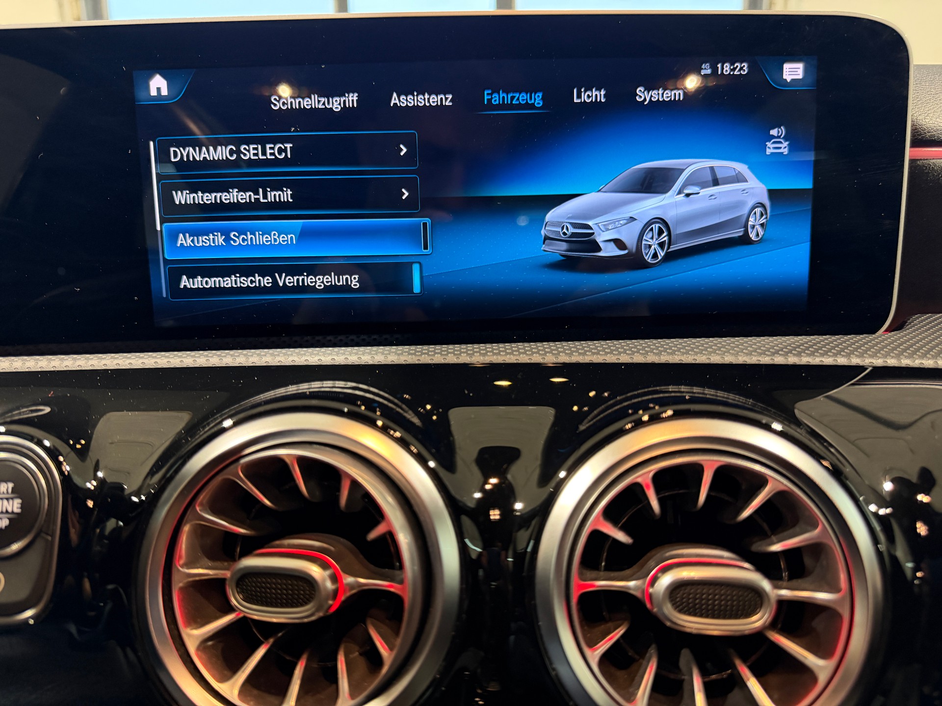 MERCEDES-BENZ A 250 AMG Line 7G-DCT-image-29