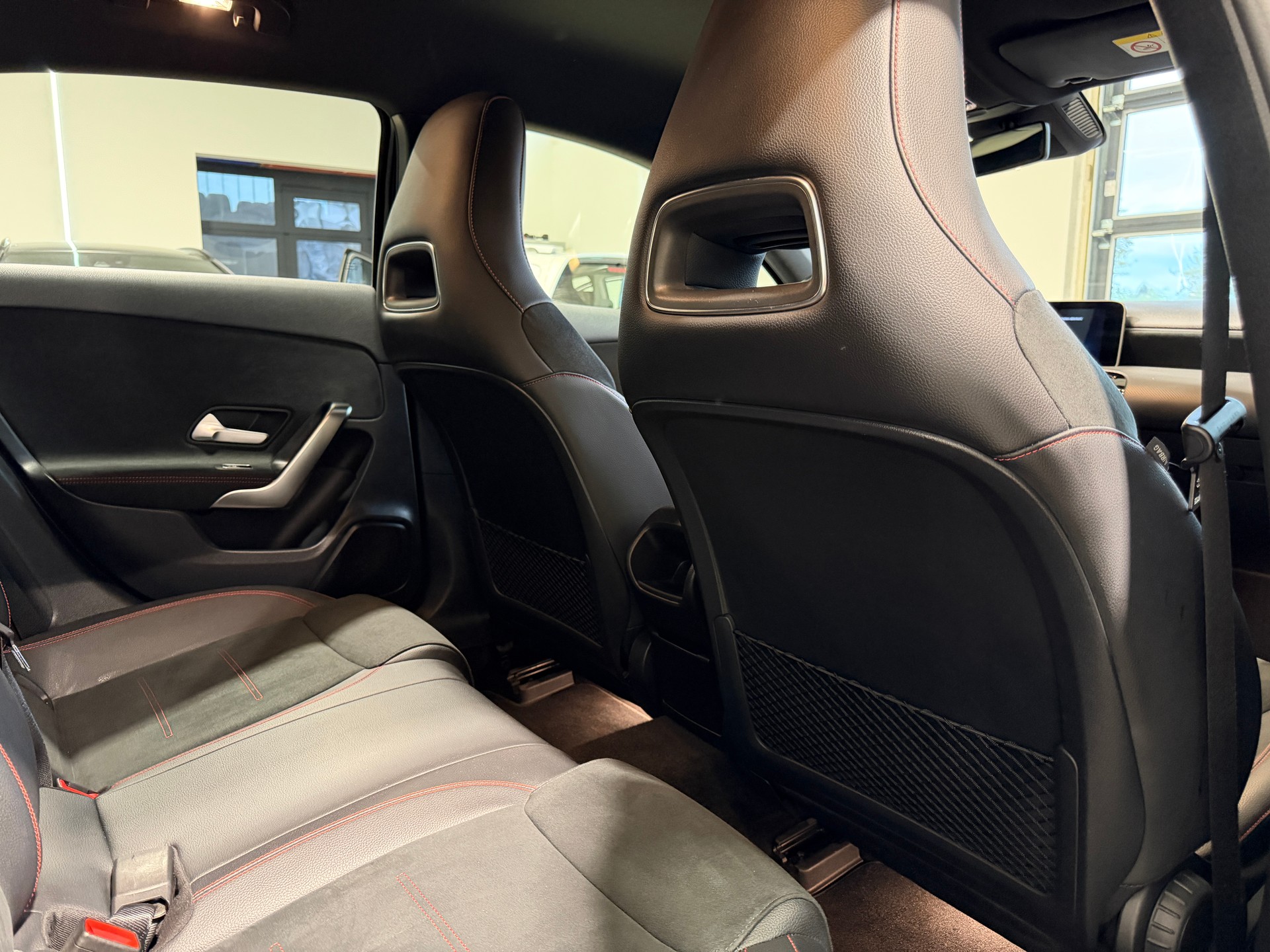 MERCEDES-BENZ A 250 AMG Line 7G-DCT-image-12