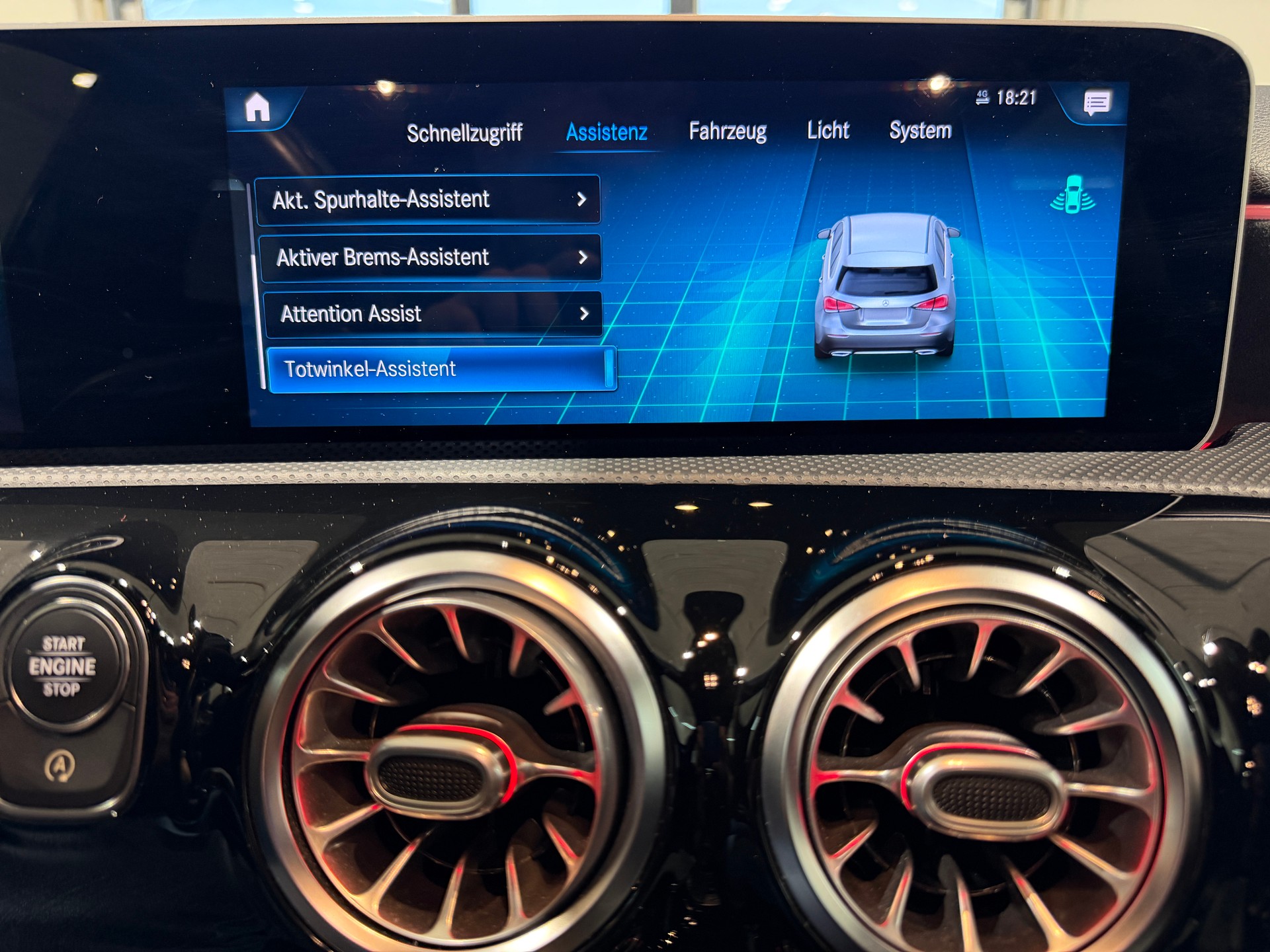 MERCEDES-BENZ A 250 AMG Line 7G-DCT-image-27