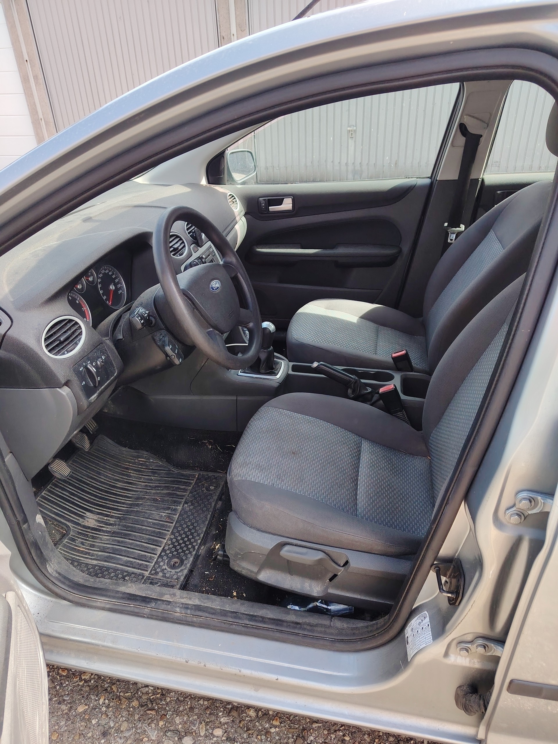 FORD 1.6i 16V Trend-image-5