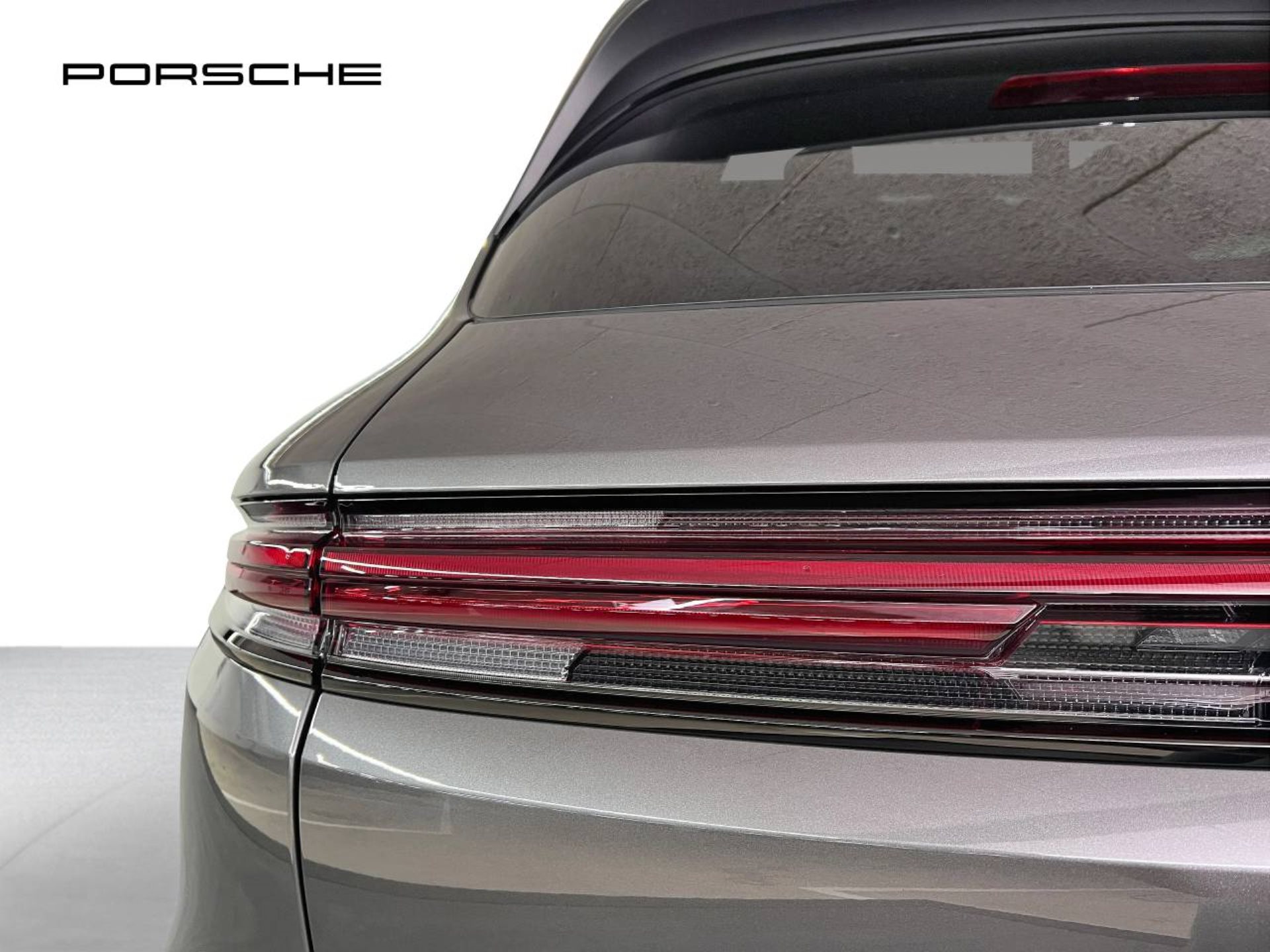 PORSCHE Cayenne E-Hybrid-image-12
