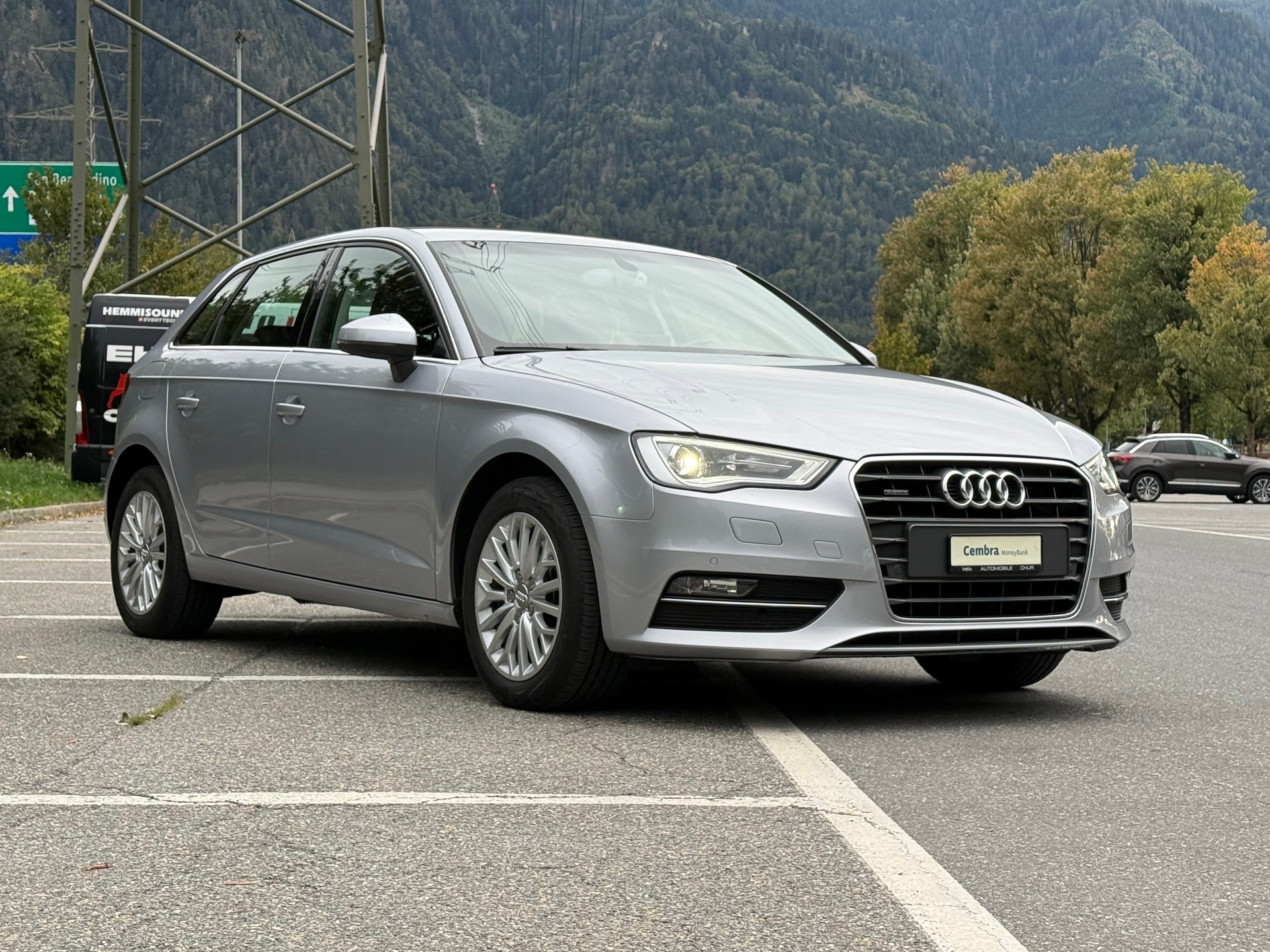 AUDI A3 Sportback 1.8 TFSI Ambiente quattro S-tronic-image-2