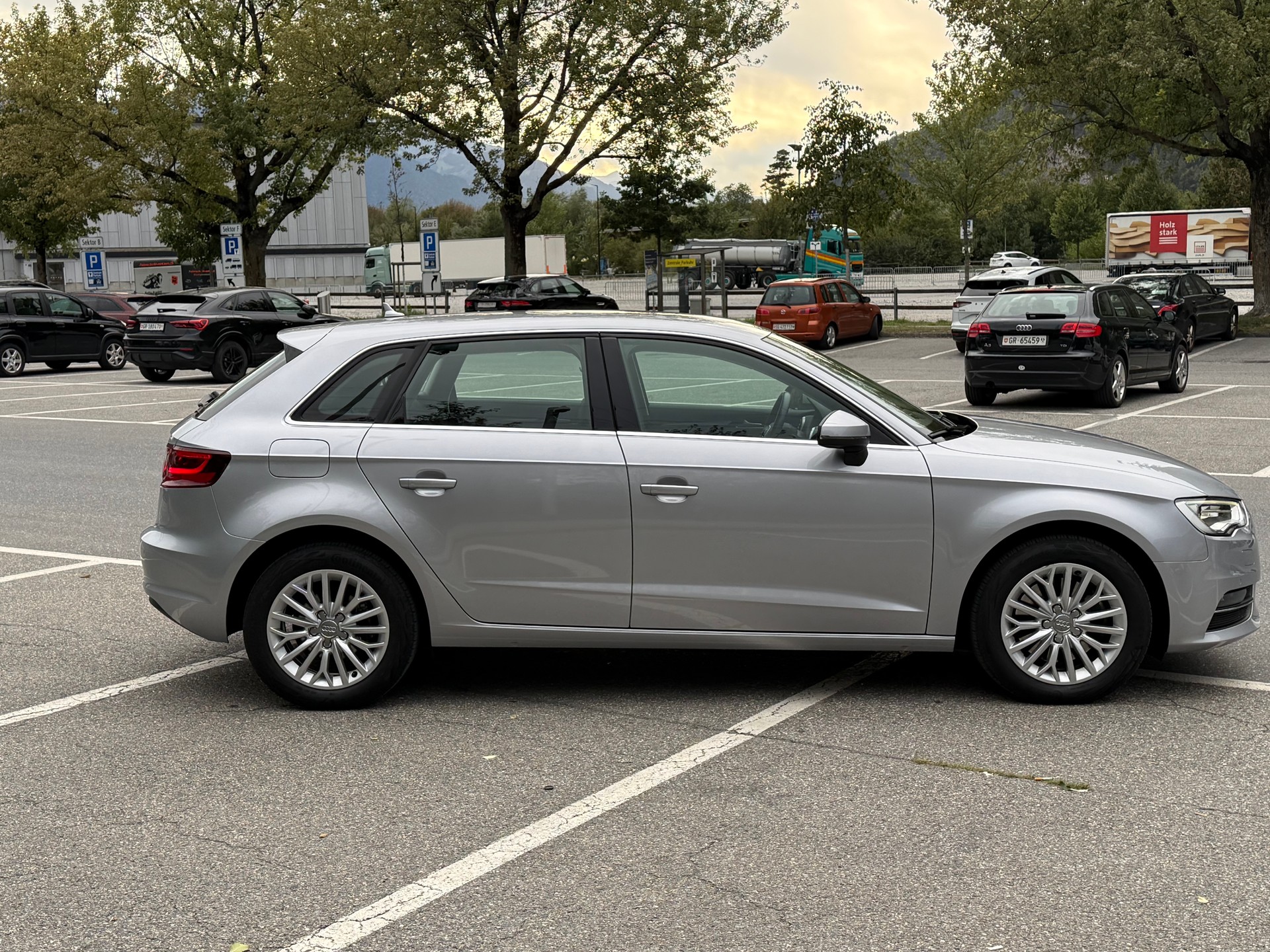 AUDI A3 Sportback 1.8 TFSI Ambiente quattro S-tronic-image-3