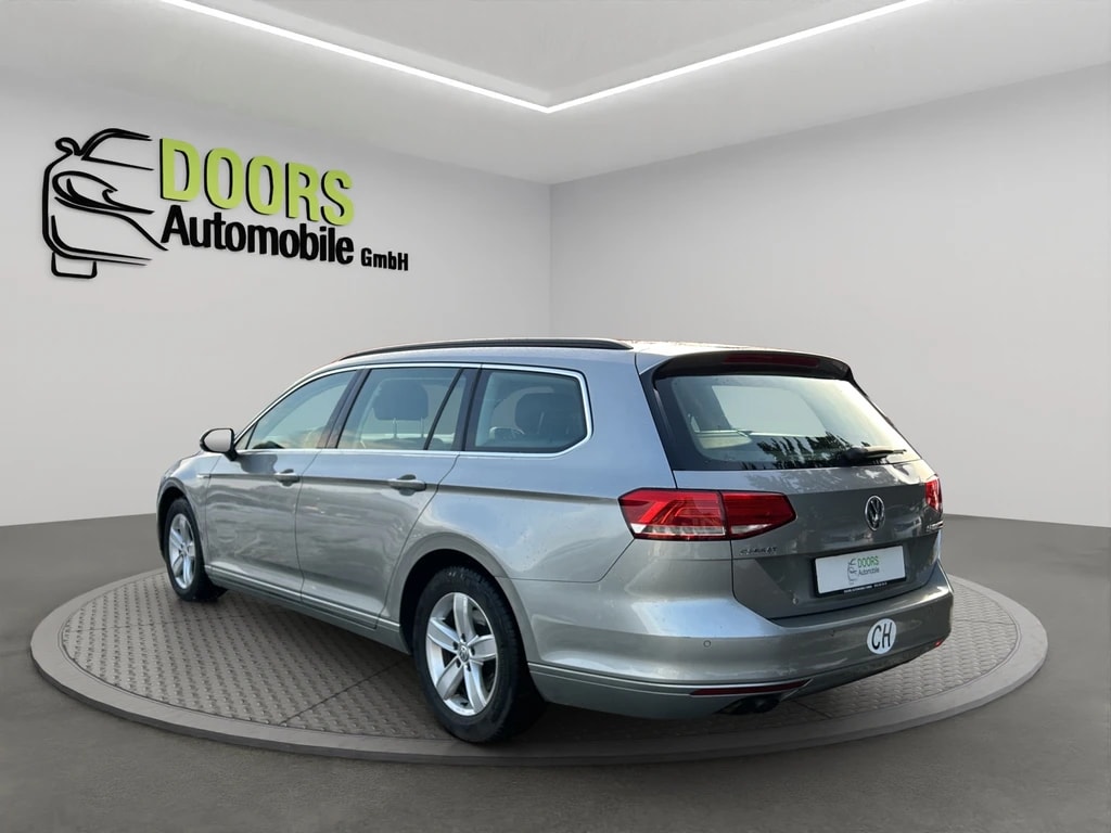 VW Passat Variant 2.0 TDI BMT Comfortline DSG 4Motion-image-3