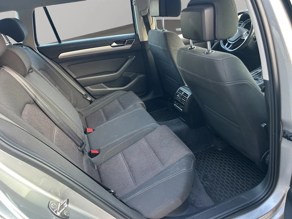 VW Passat Variant 2.0 TDI BMT Comfortline DSG 4Motion-image-11