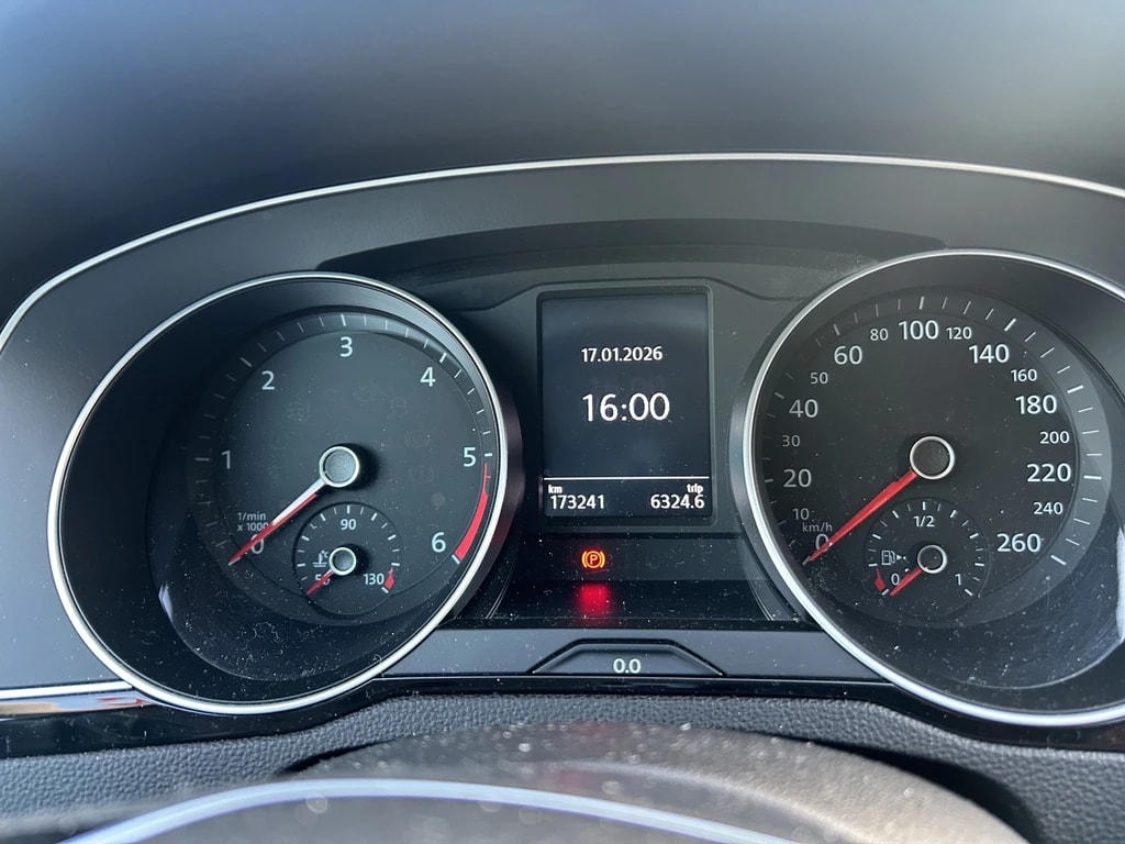VW Passat Variant 2.0 TDI BMT Comfortline DSG 4Motion-image-17