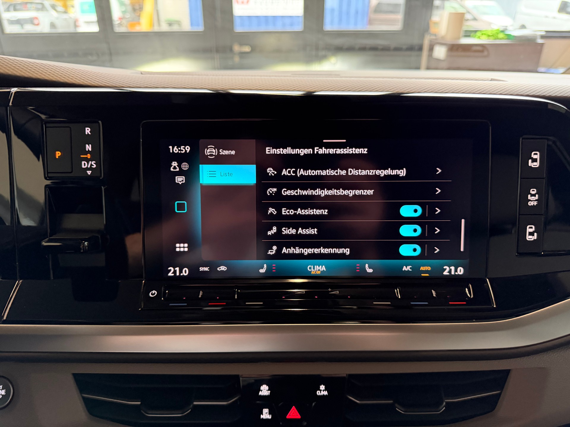 VW Multivan 2.0 TDI Life DSG Lang * LEDER ALCANTARA 7 SITZE *-image-17