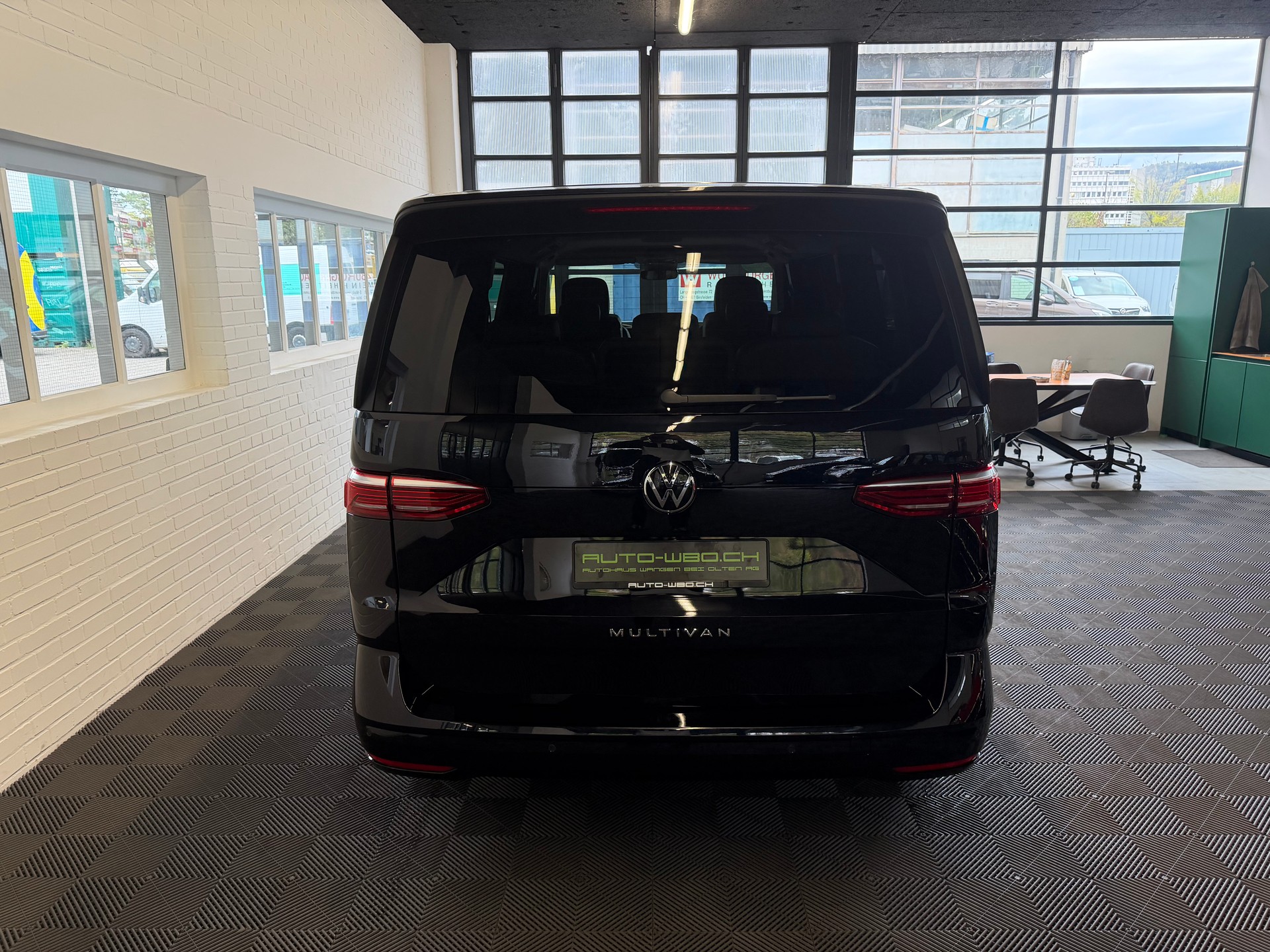 VW Multivan 2.0 TDI Life DSG Lang * LEDER ALCANTARA 7 SITZE *-image-3