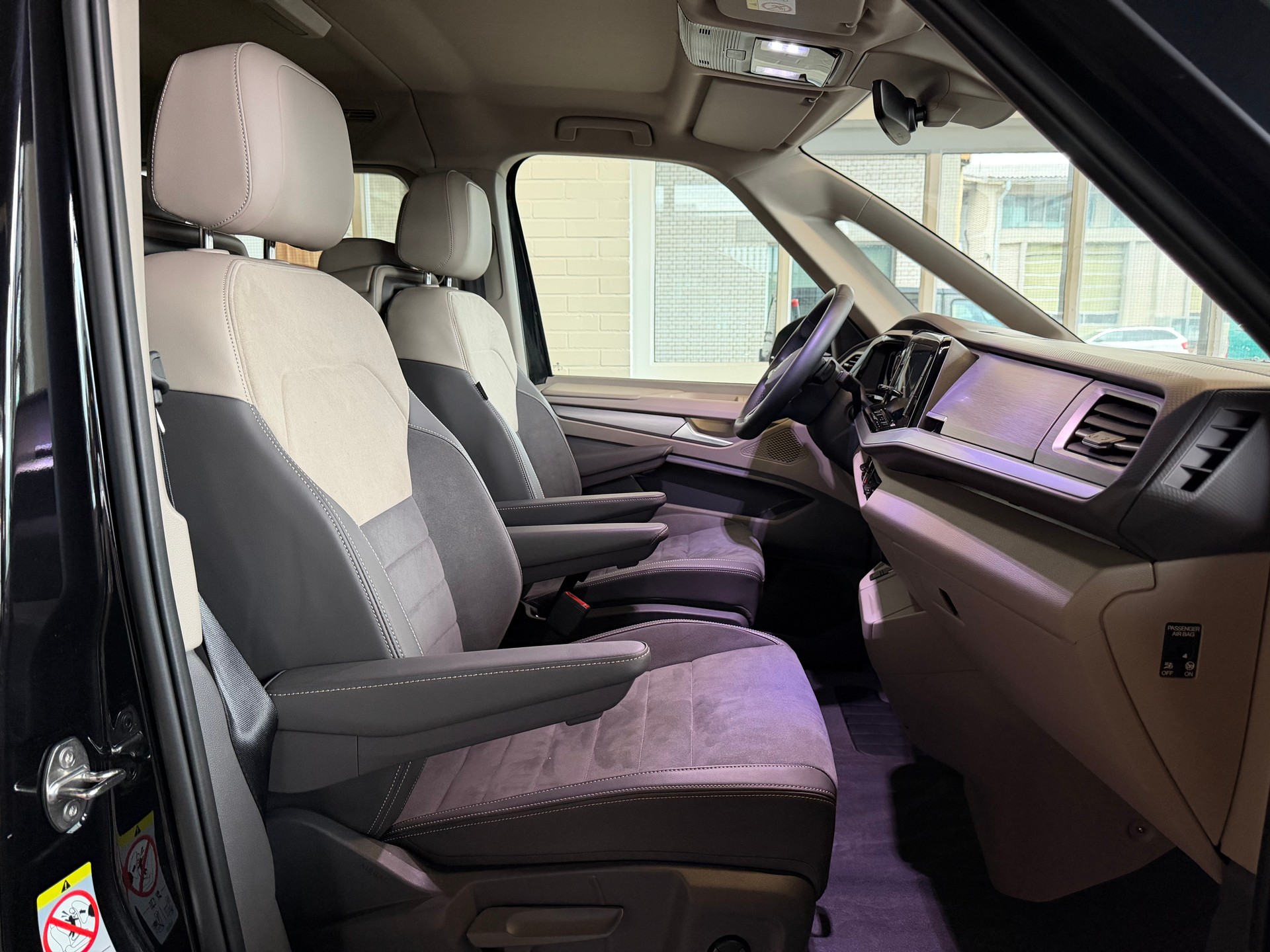 VW Multivan 2.0 TDI Life DSG Lang * LEDER ALCANTARA 7 SITZE *-image-7