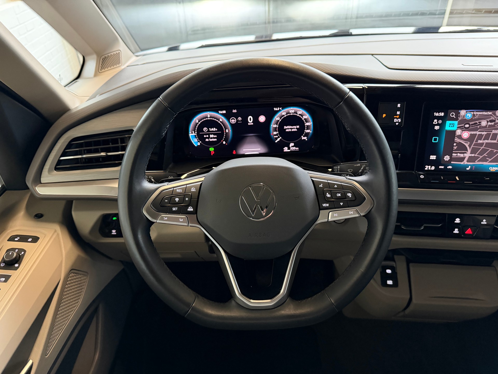VW Multivan 2.0 TDI Life DSG Lang * LEDER ALCANTARA 7 SITZE *-image-13