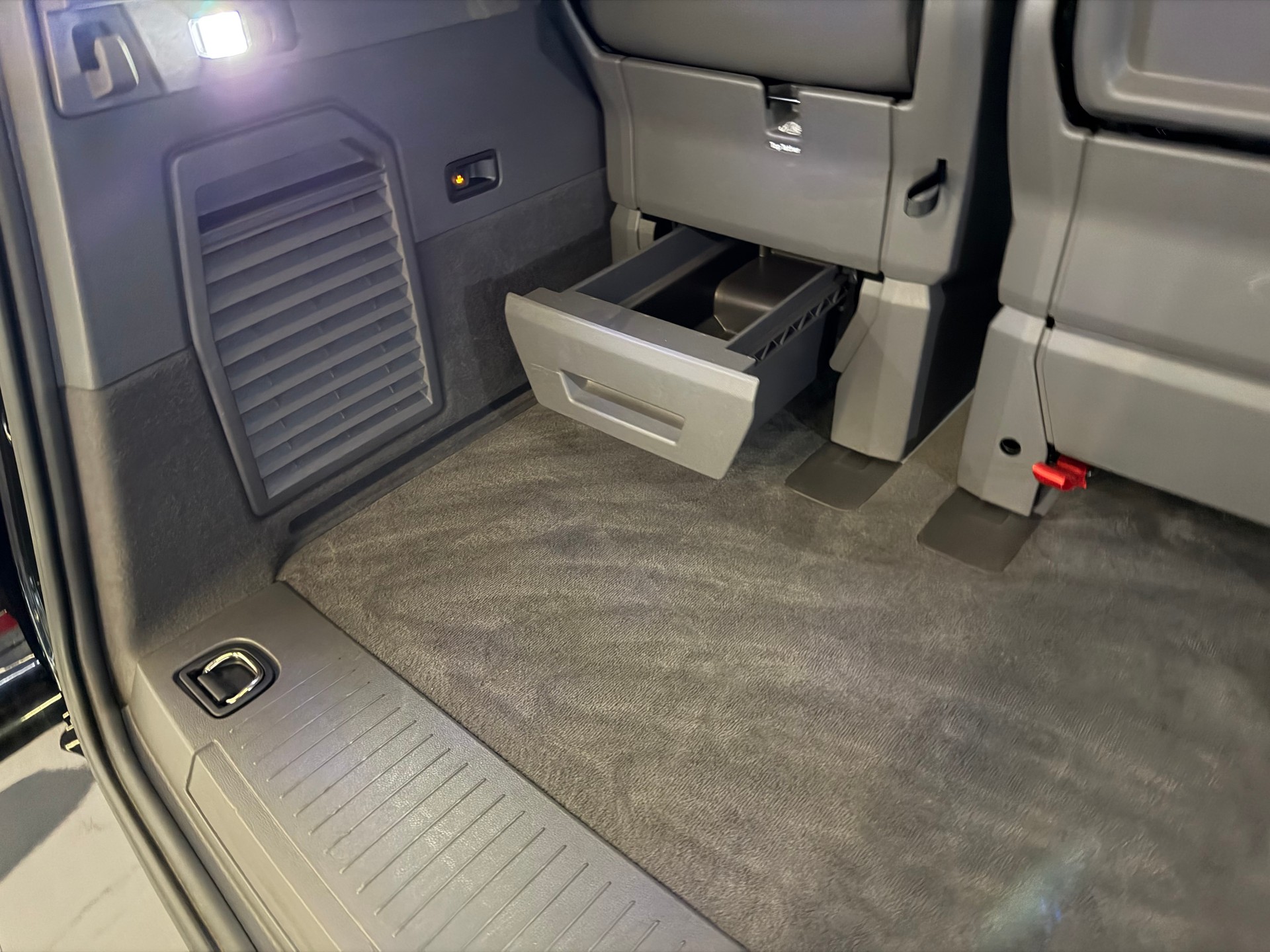 VW Multivan 2.0 TDI Life DSG Lang * LEDER ALCANTARA 7 SITZE *-image-19