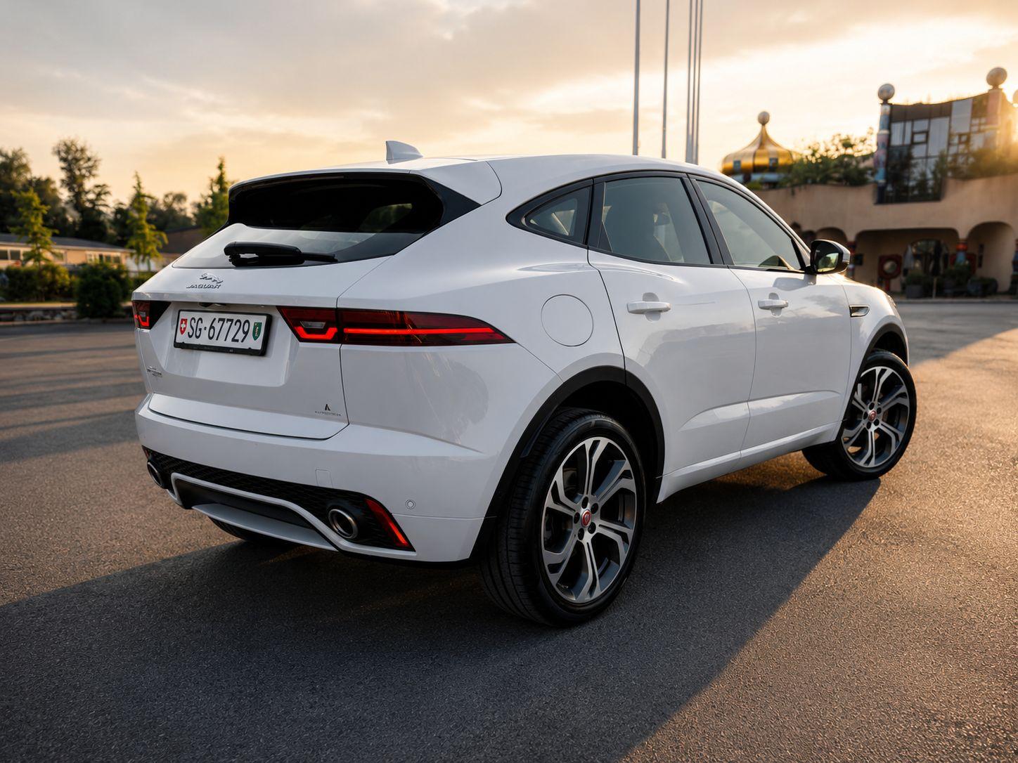 JAGUAR 2.0 D 180 R-Dynamic SE AWD First Edition-image-1