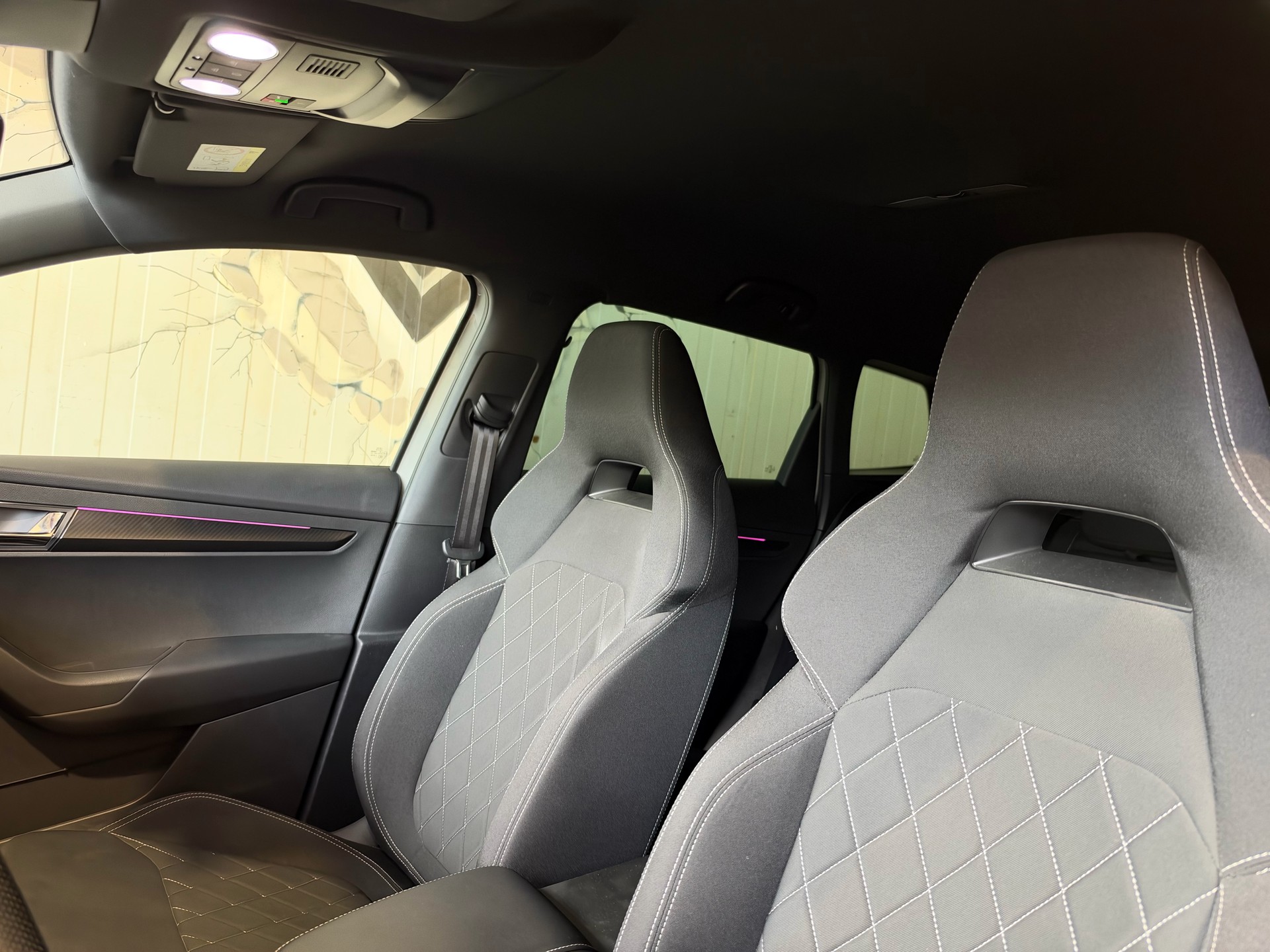 SKODA Karoq 1.5 TSI SportLine DSG-image-14