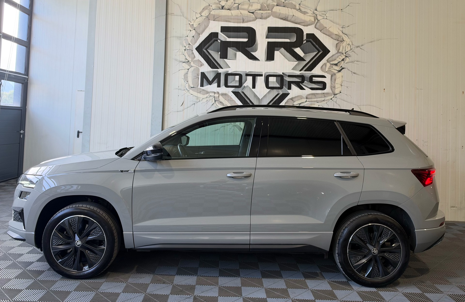 SKODA Karoq 1.5 TSI SportLine DSG-image-1