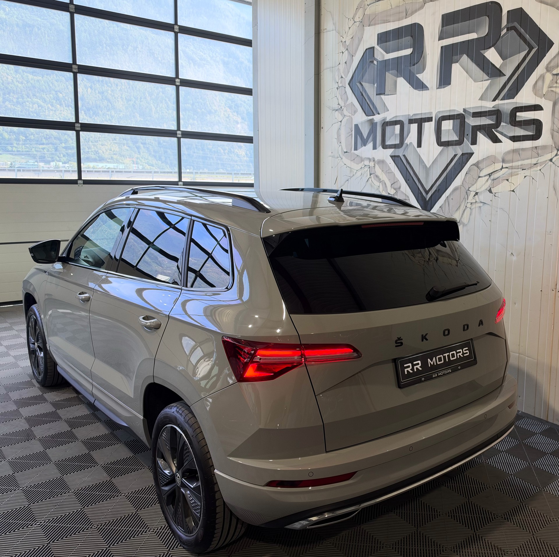 SKODA Karoq 1.5 TSI SportLine DSG-image-2