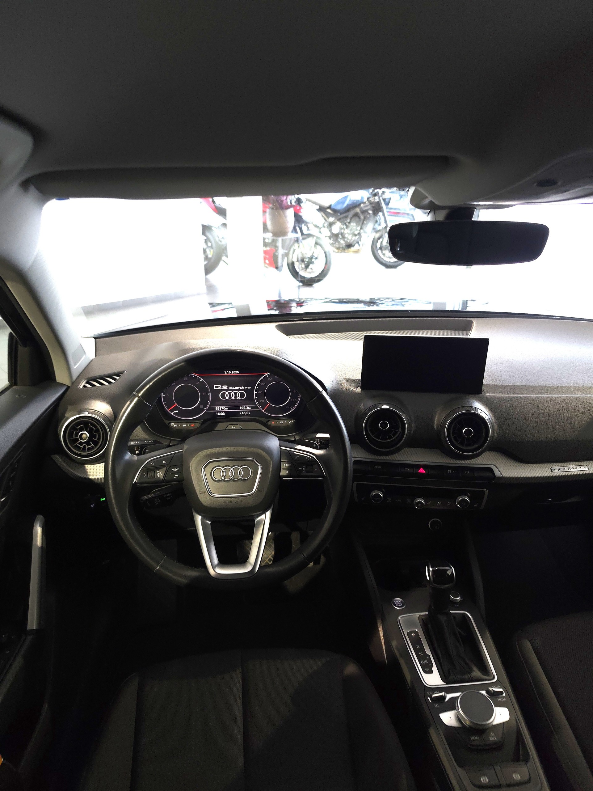AUDI Q2 35 TDI S line quattro S-tronic-image-4