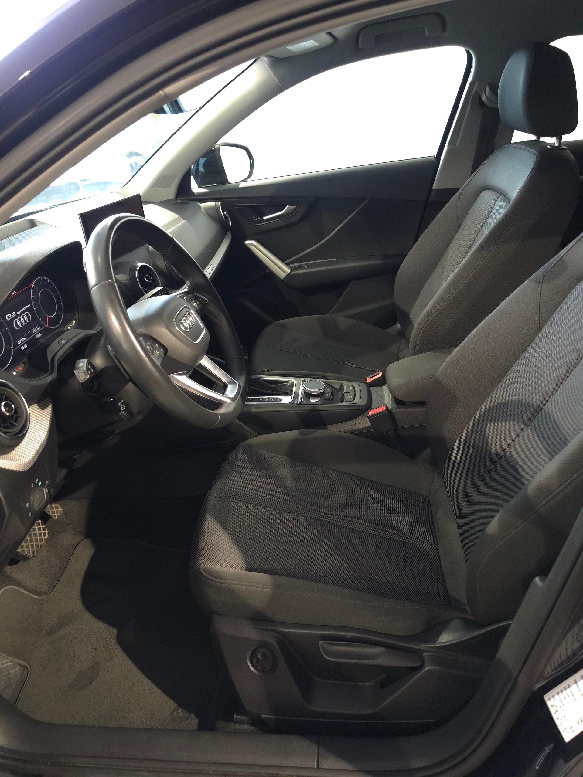 AUDI Q2 35 TDI S line quattro S-tronic-image-3