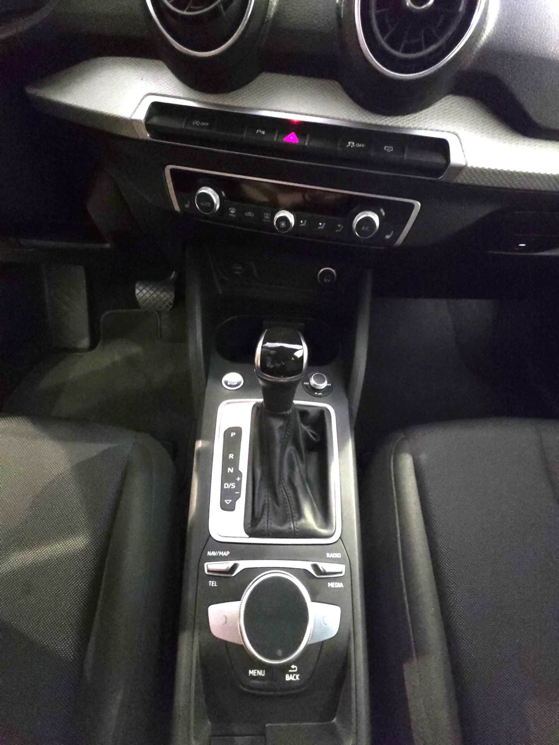 AUDI Q2 35 TDI S line quattro S-tronic-image-5