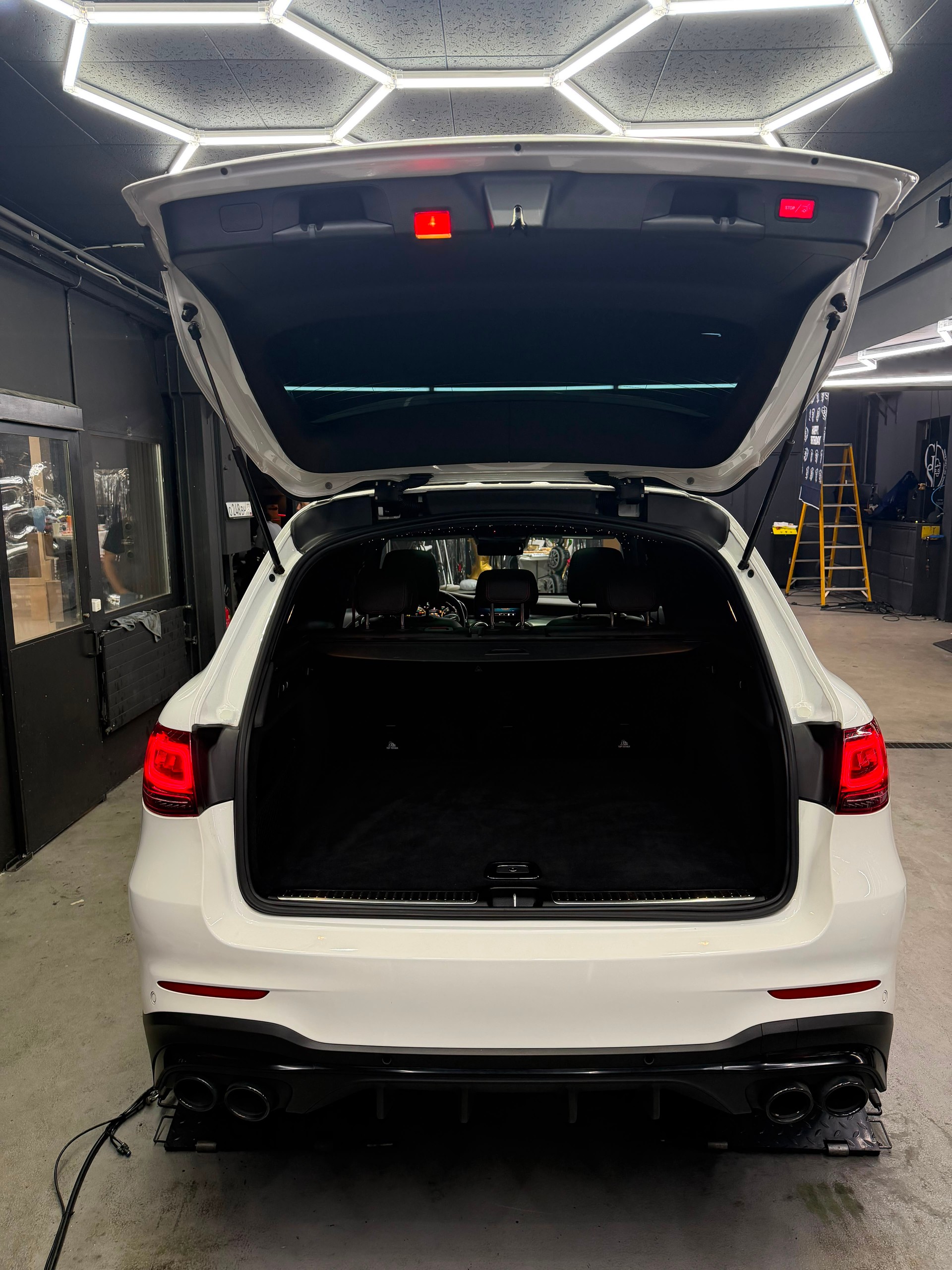 MERCEDES-BENZ GLC 43 AMG-image-4