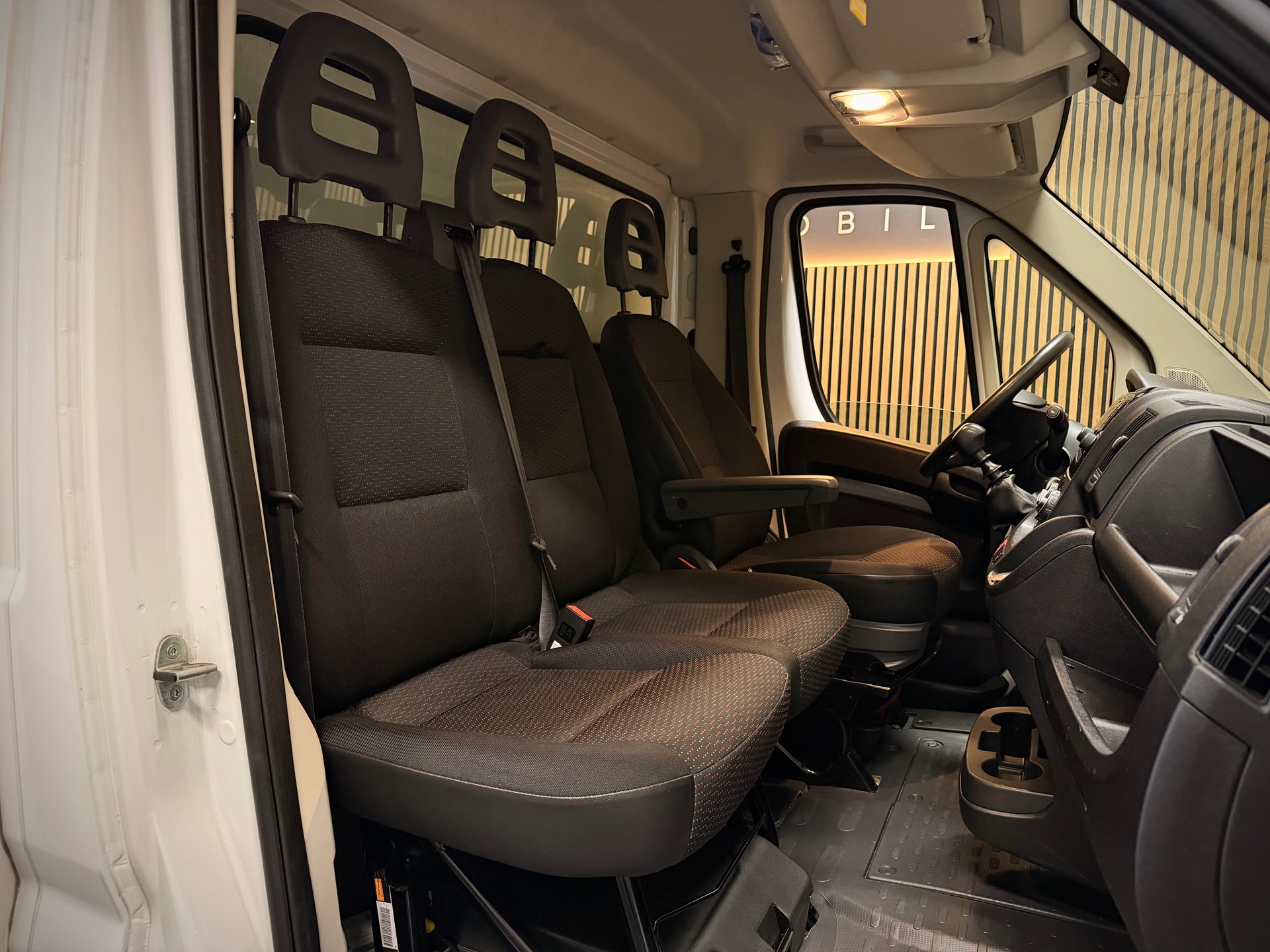 PEUGEOT Boxer 2.2 HDI 435 Pro L4-image-12