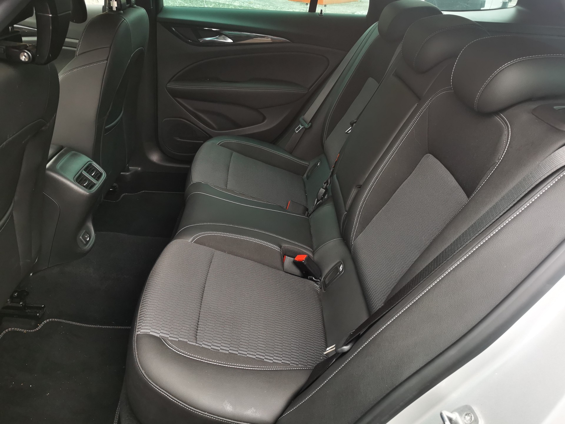 OPEL Insignia 1.6 T Sports Tourer Excellence Automatic-image-7