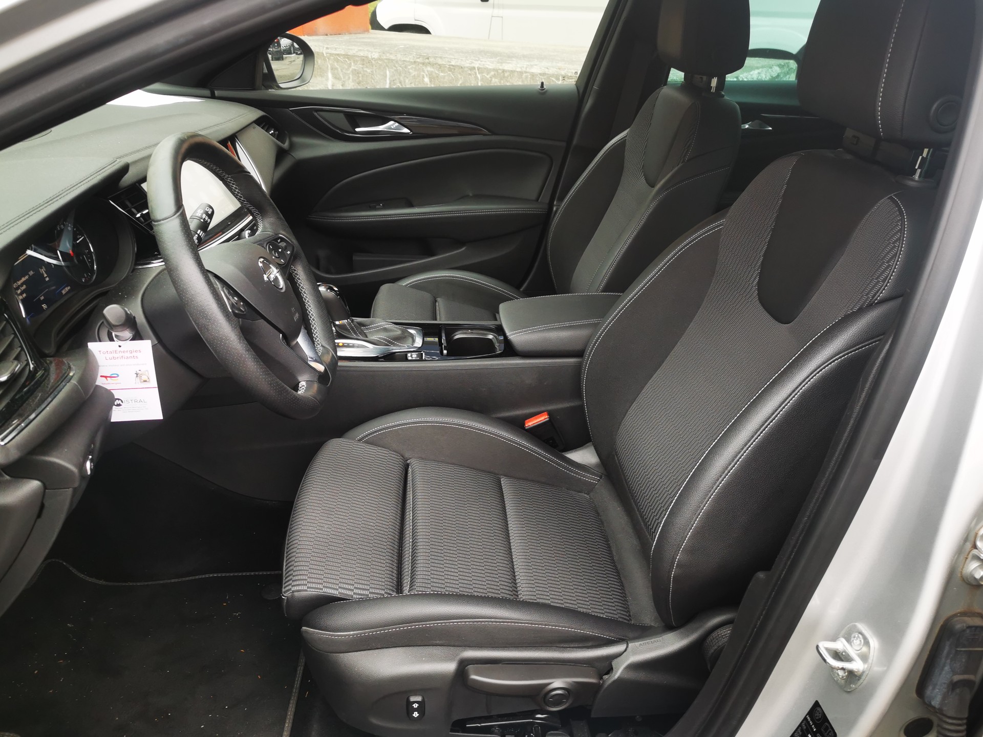 OPEL Insignia 1.6 T Sports Tourer Excellence Automatic-image-10