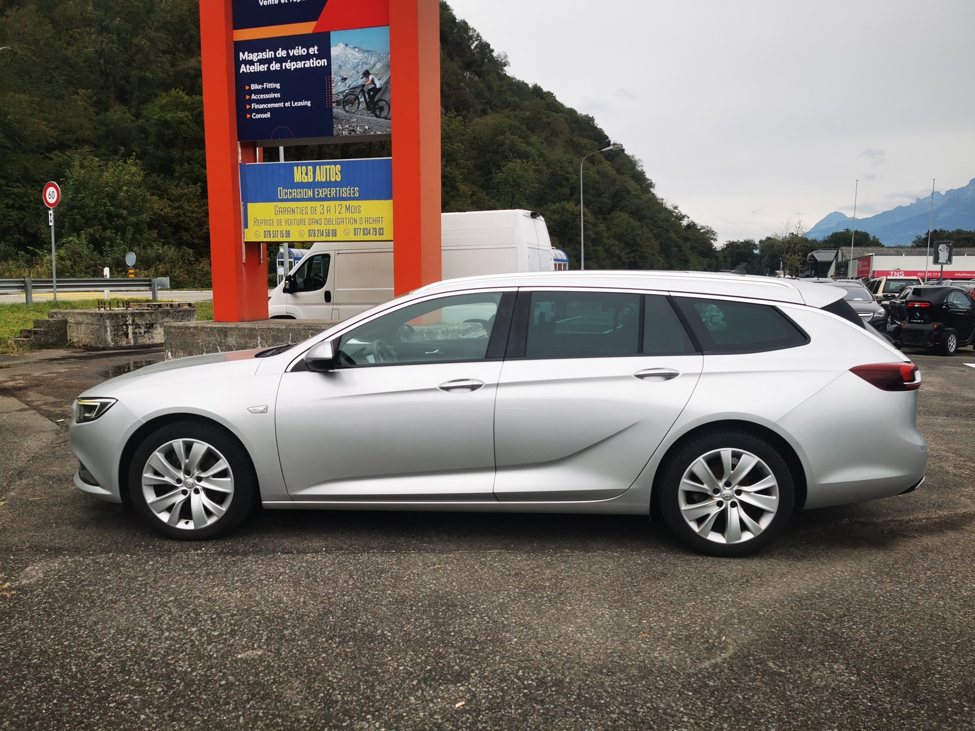 OPEL Insignia 1.6 T Sports Tourer Excellence Automatic-image-3