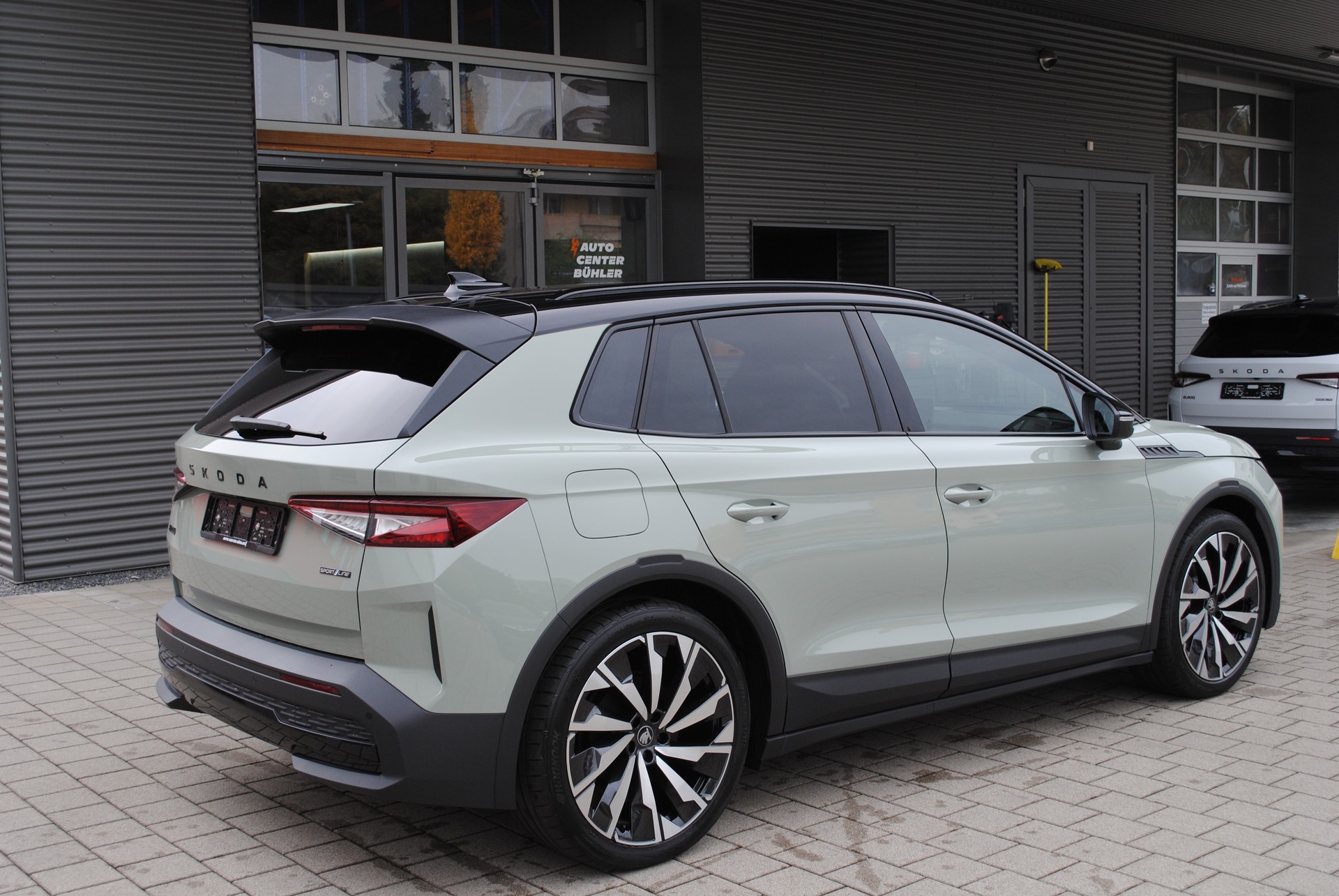 SKODA Elroq 85x Sportline 4x4-image-8
