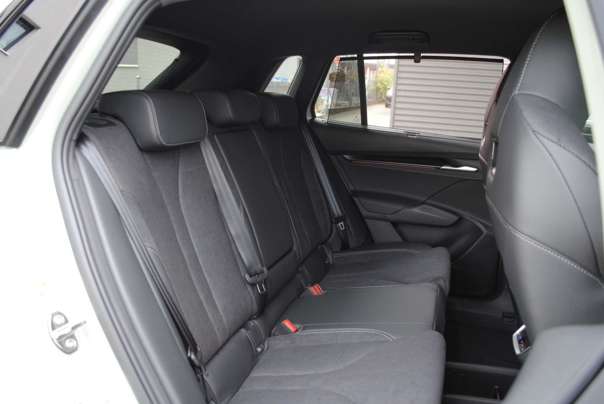 SKODA Elroq 85x Sportline 4x4-image-21