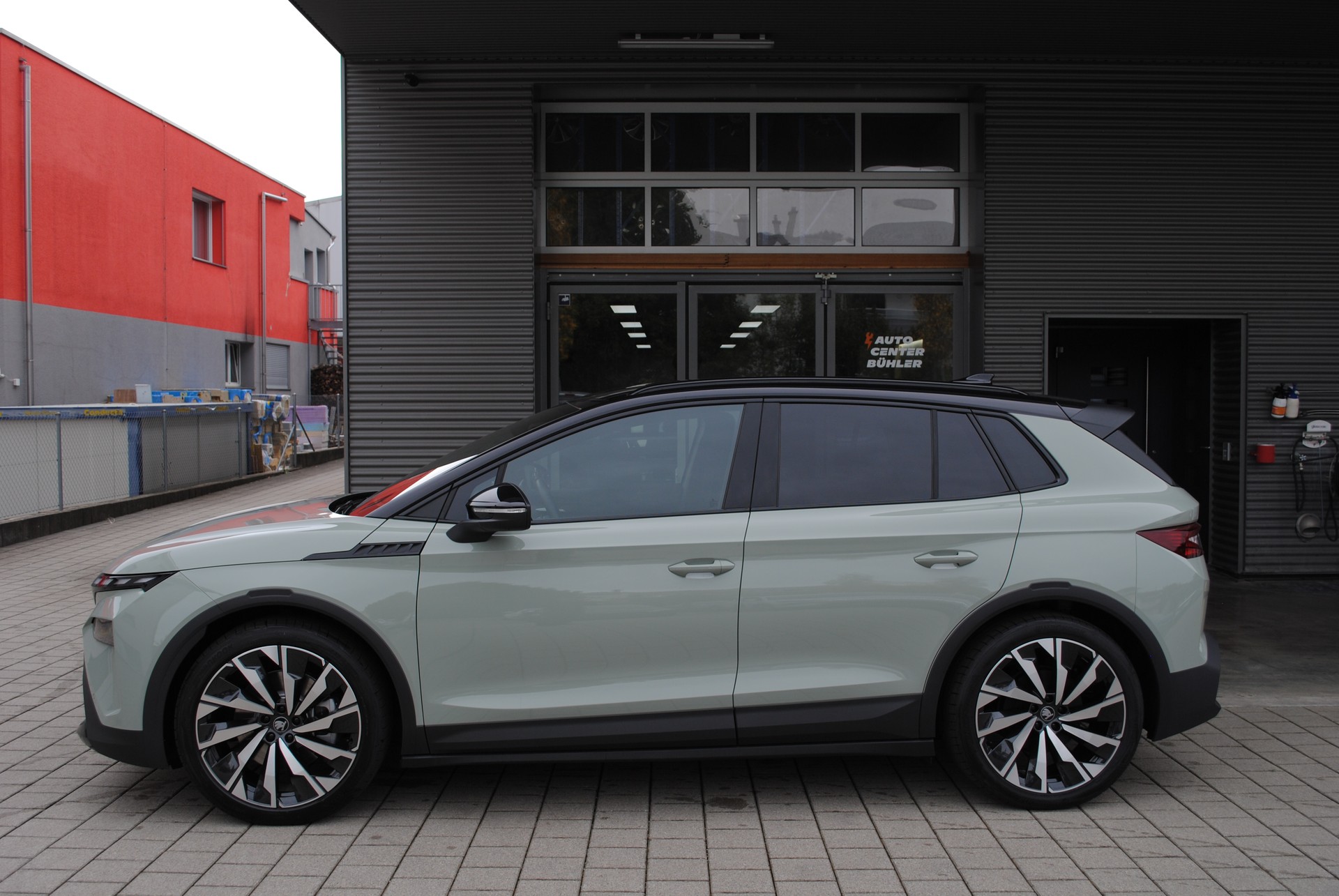 SKODA Elroq 85x Sportline 4x4-image-6