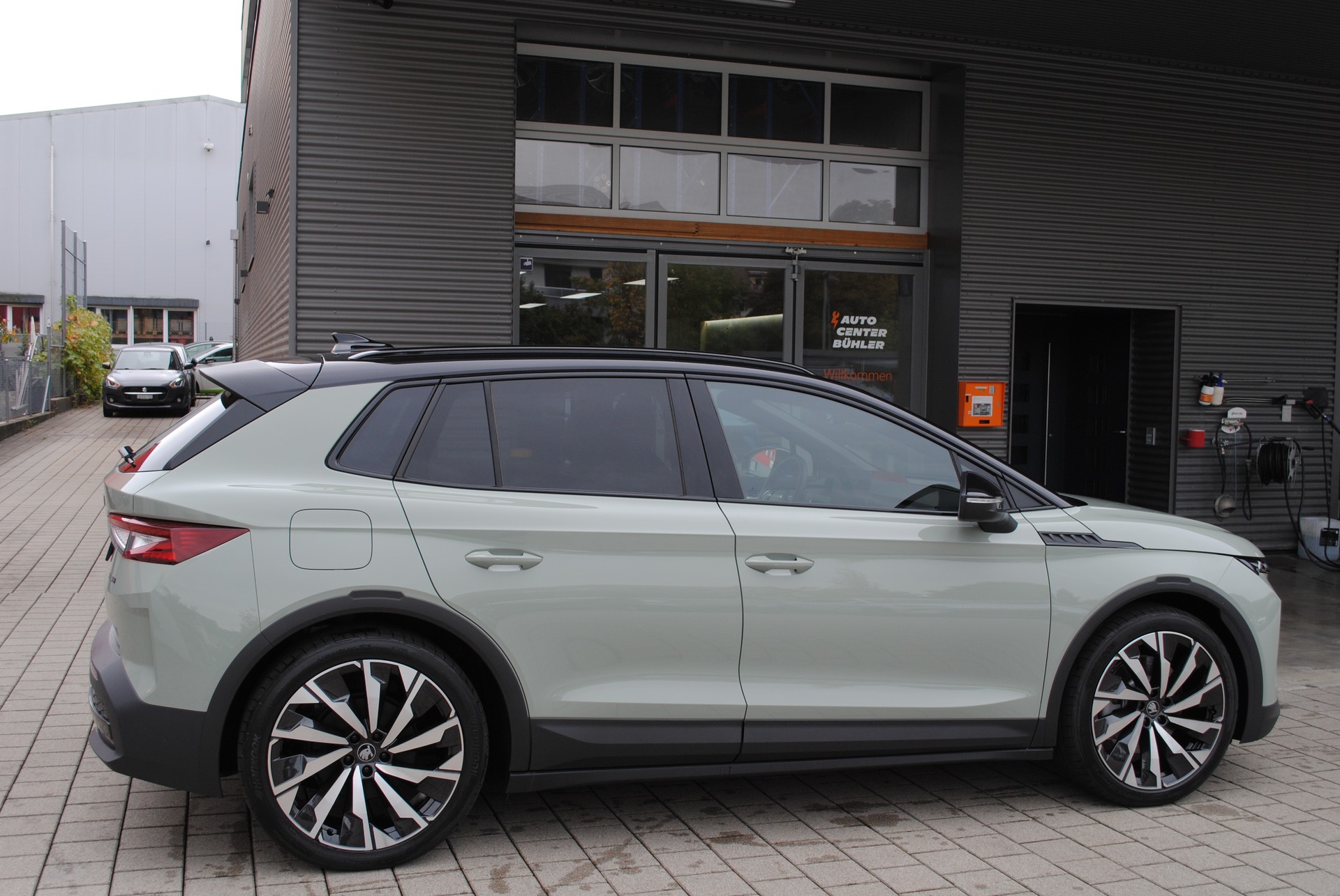 SKODA Elroq 85x Sportline 4x4-image-9