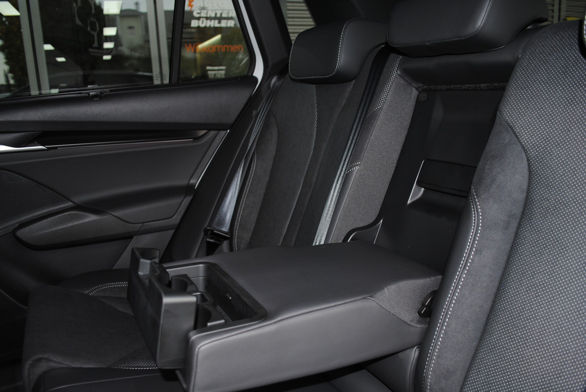 SKODA Elroq 85x Sportline 4x4-image-20