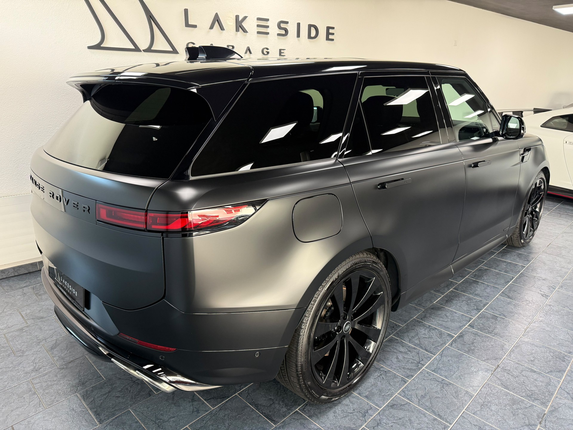 LAND ROVER Range Rover Sport P530 4.4 V8 Autobiography Automatic-image-3