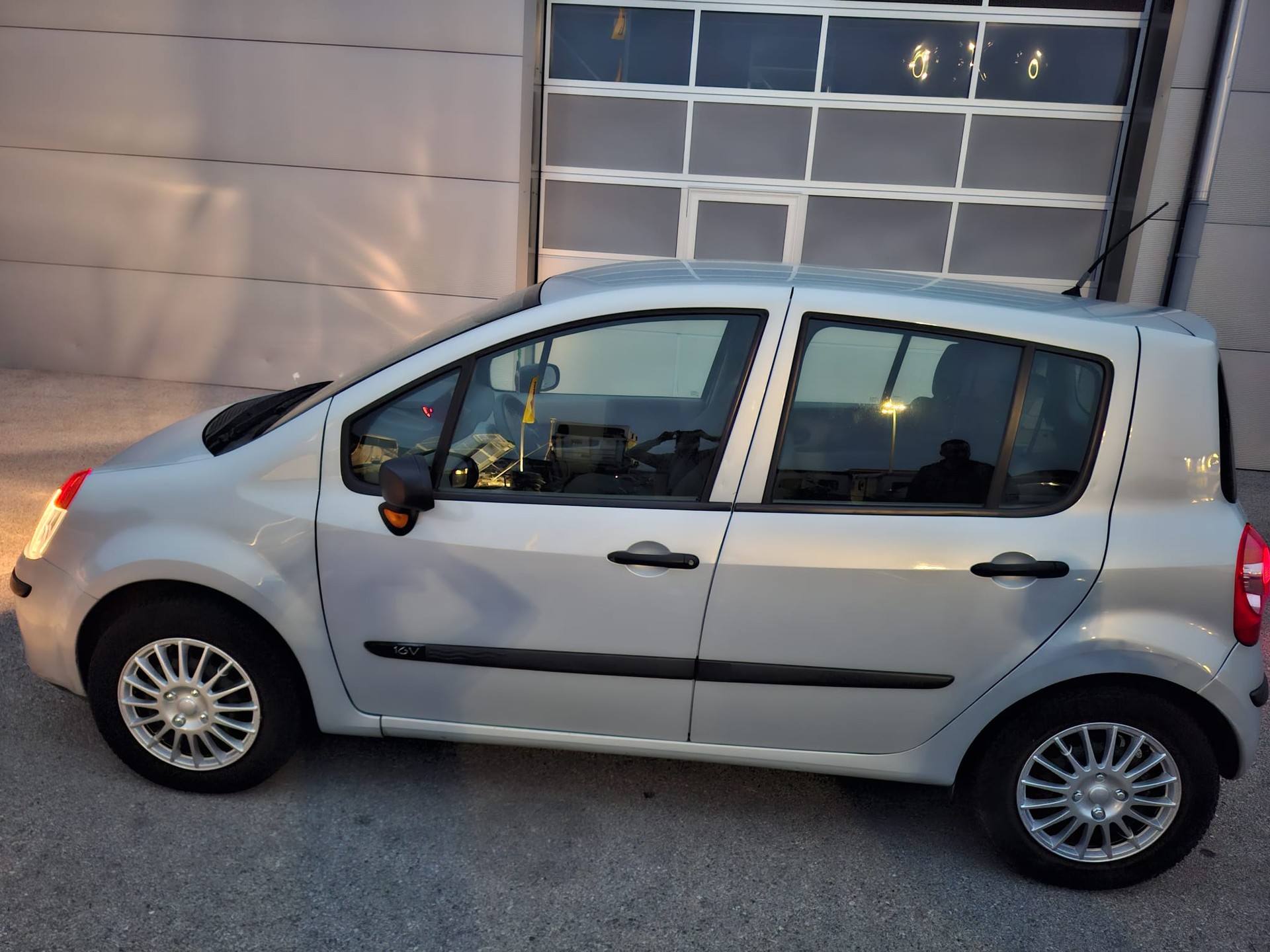 RENAULT 1.2 16V Dynamique Conf.-image-1