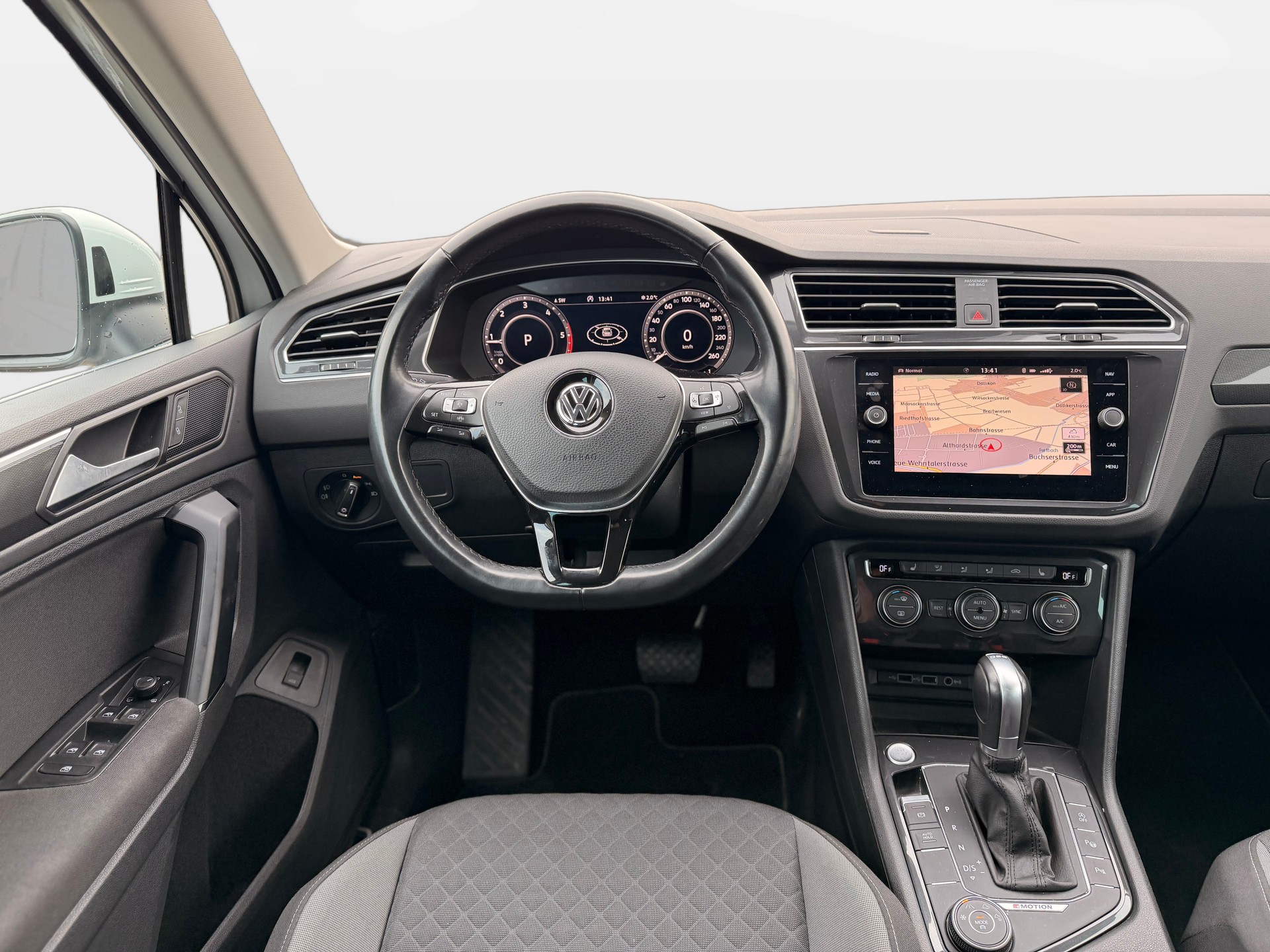 VW Tiguan 2.0 TDI SCR Comfortline 4Motion DSG-image-9