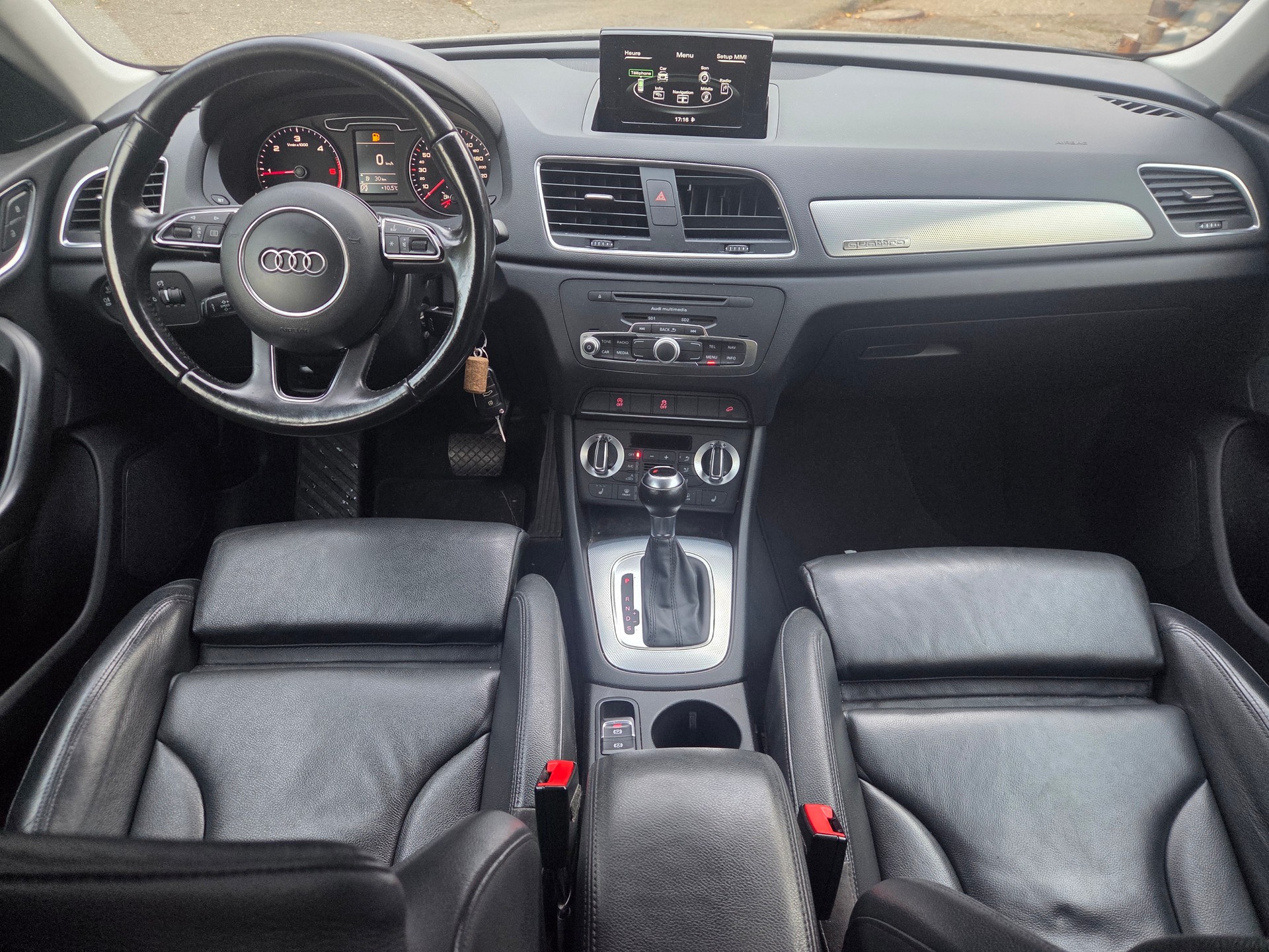 AUDI Q3 2.0 TDI quattro S-tronic-image-9