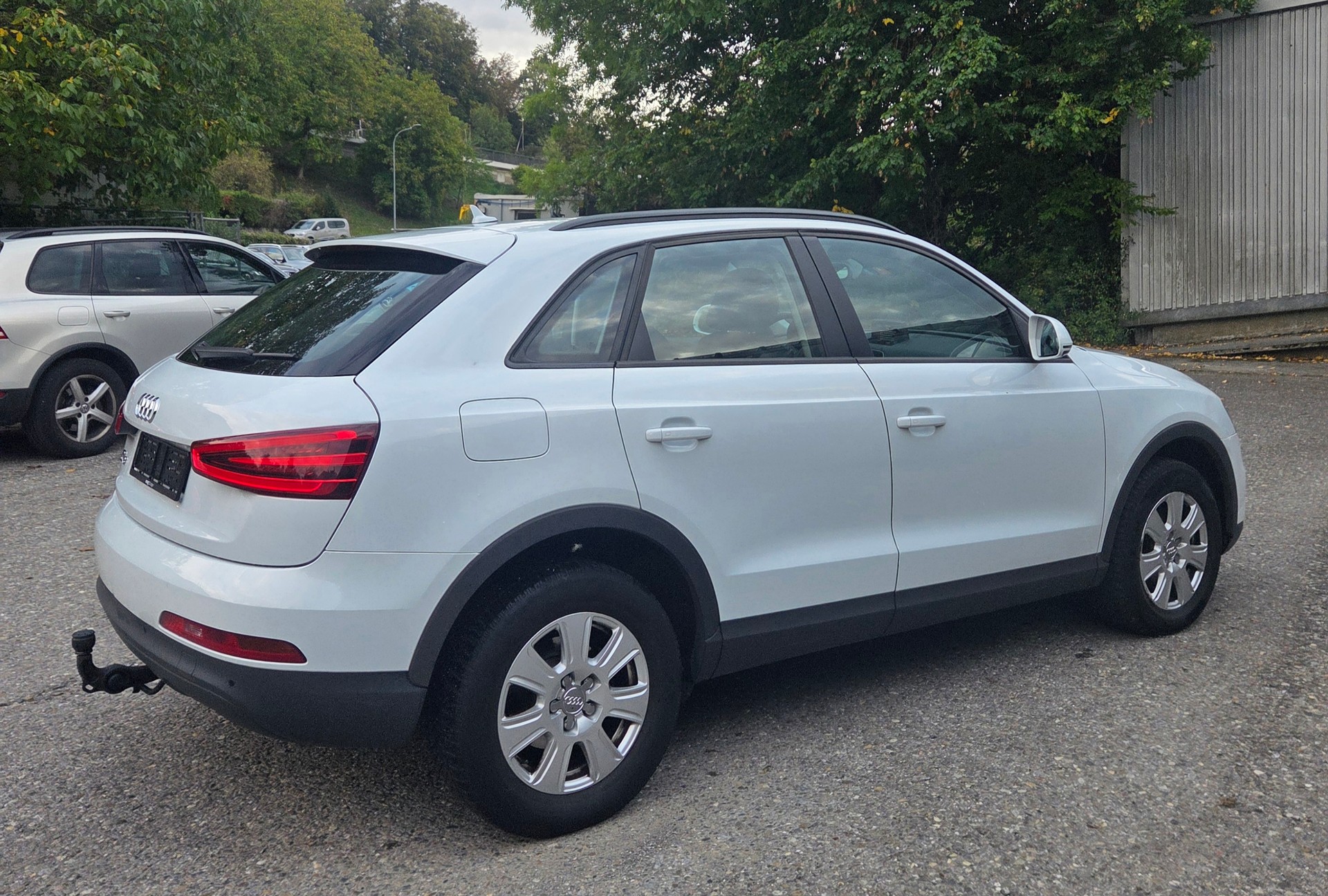 AUDI Q3 2.0 TDI quattro S-tronic-image-2