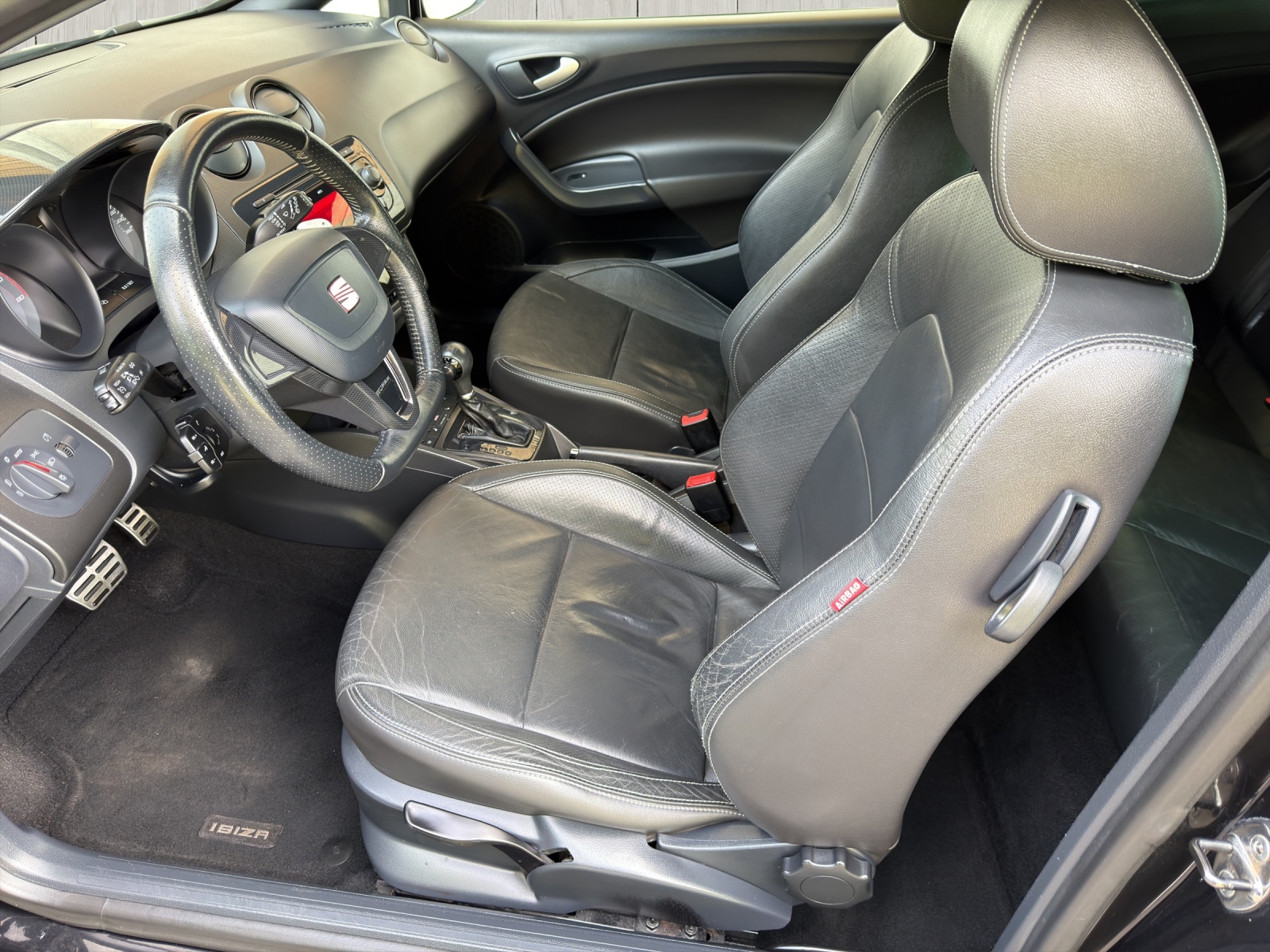 SEAT Ibiza SC 1.4 TSI Cupra R210 Swiss Racing DSG-image-11