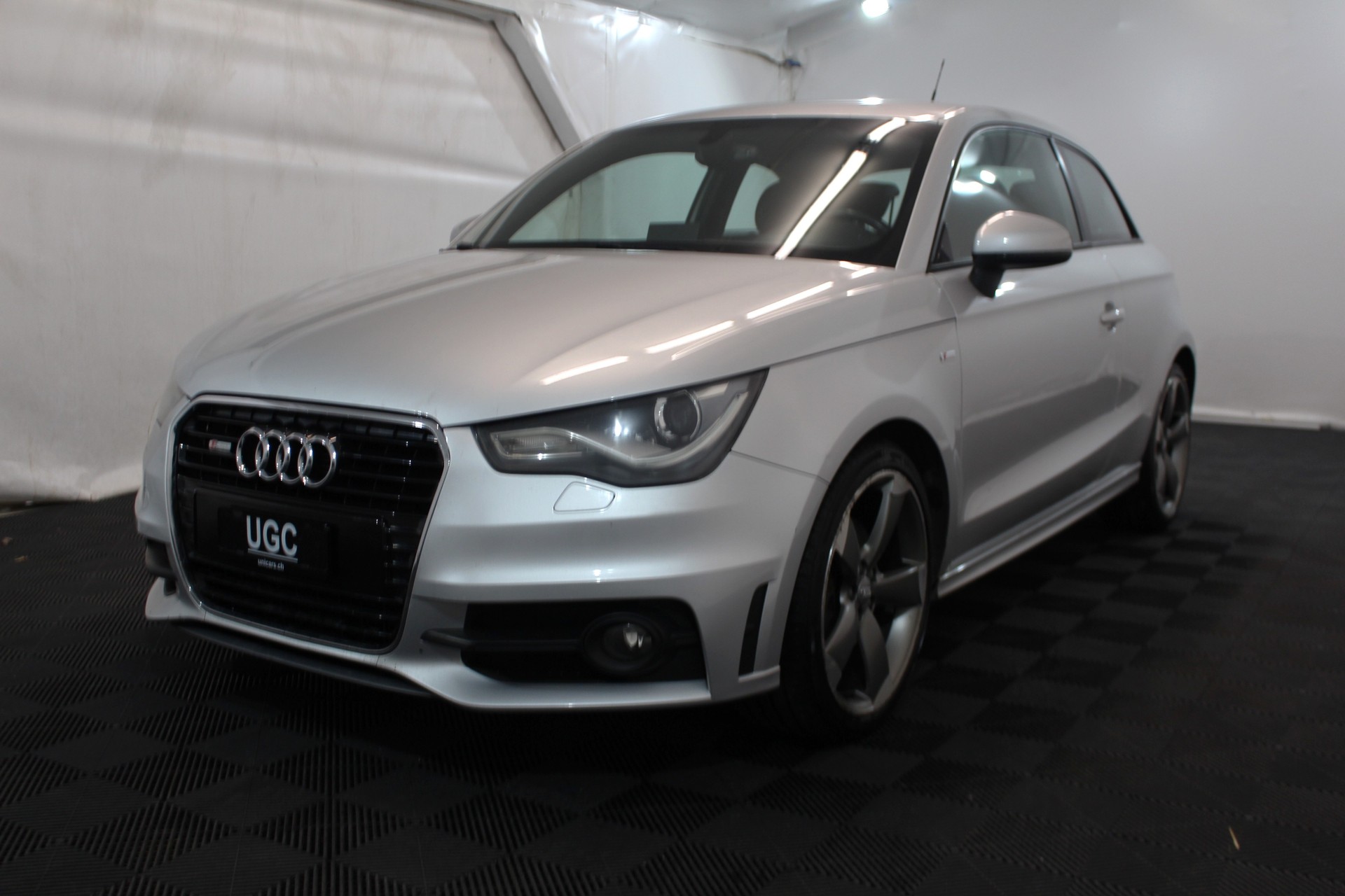 AUDI A1 Sport 1.4 TFSI Ambition S-Tronic-image-2