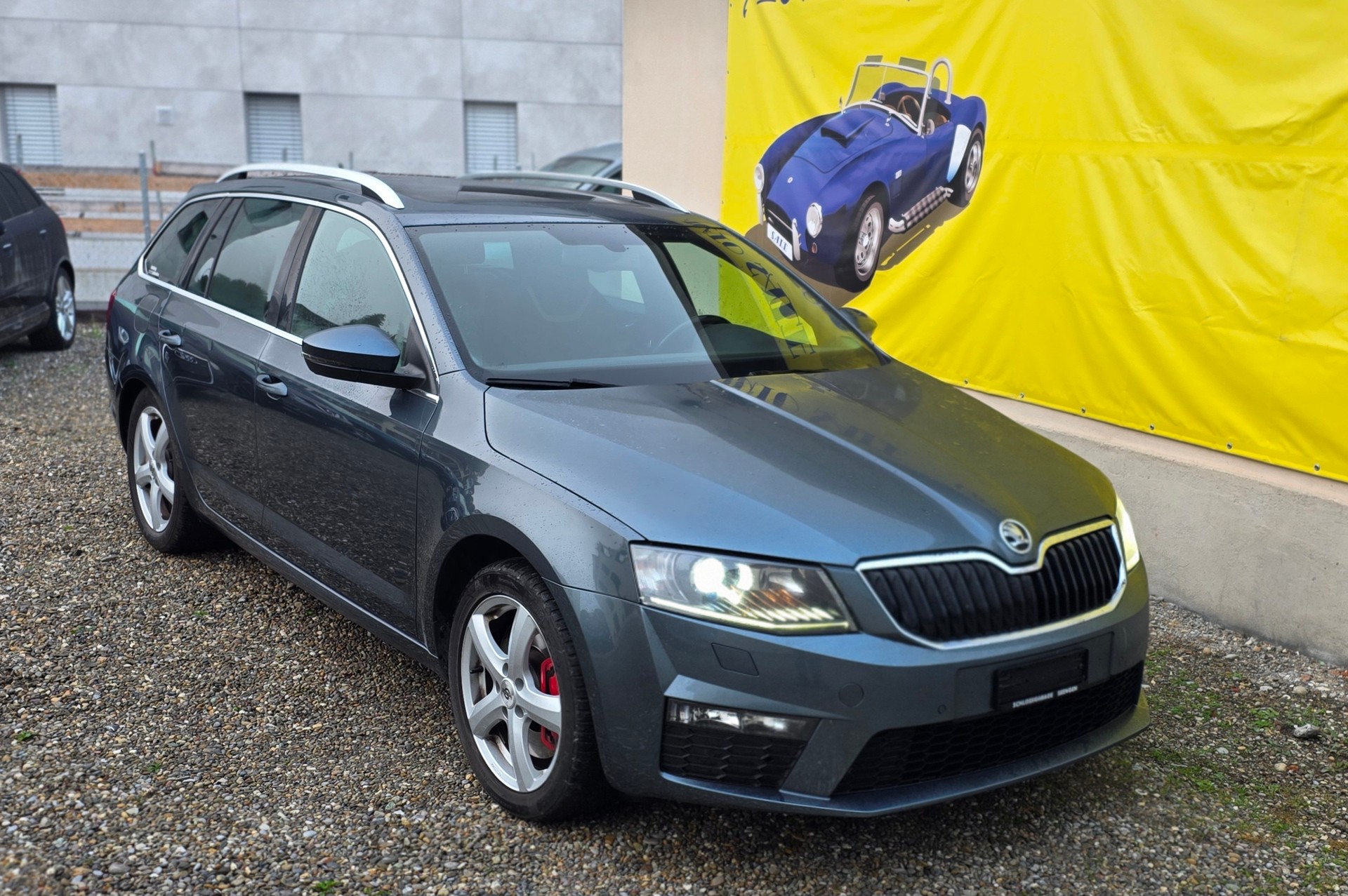 SKODA Octavia Combi 2.0 TDI RS-image-8