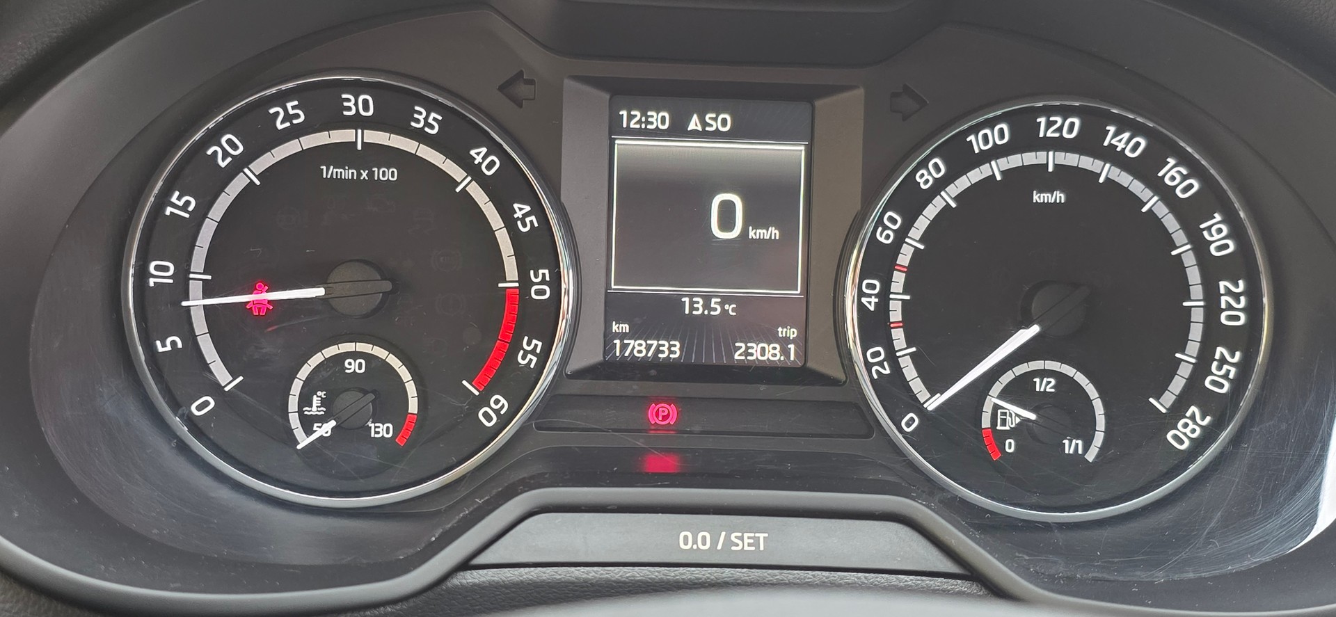 SKODA Octavia Combi 2.0 TDI RS-image-12
