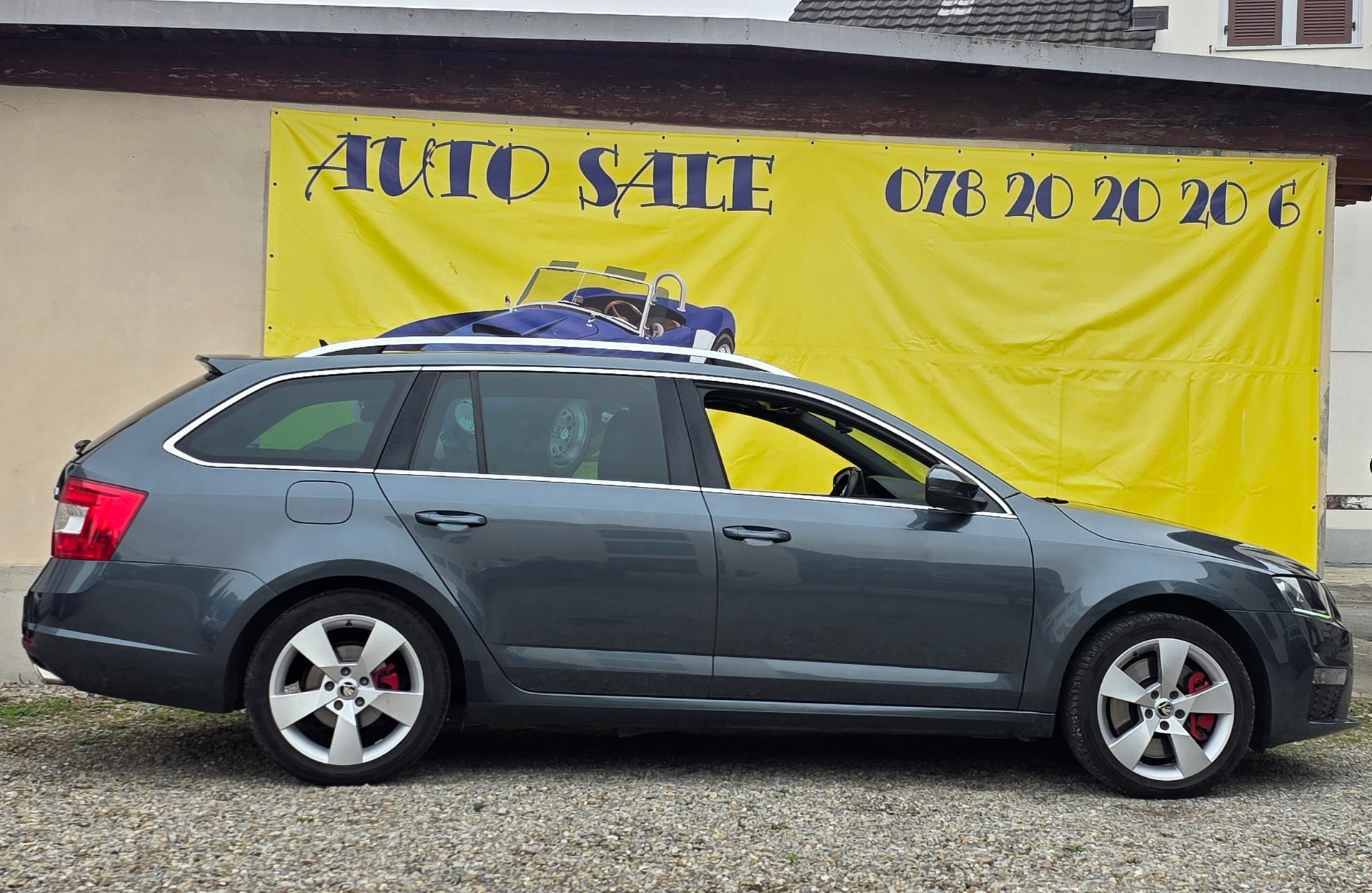 SKODA Octavia Combi 2.0 TDI RS-image-3