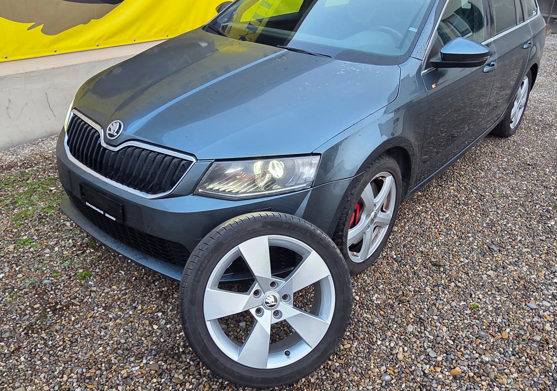 SKODA Octavia Combi 2.0 TDI RS-image-9