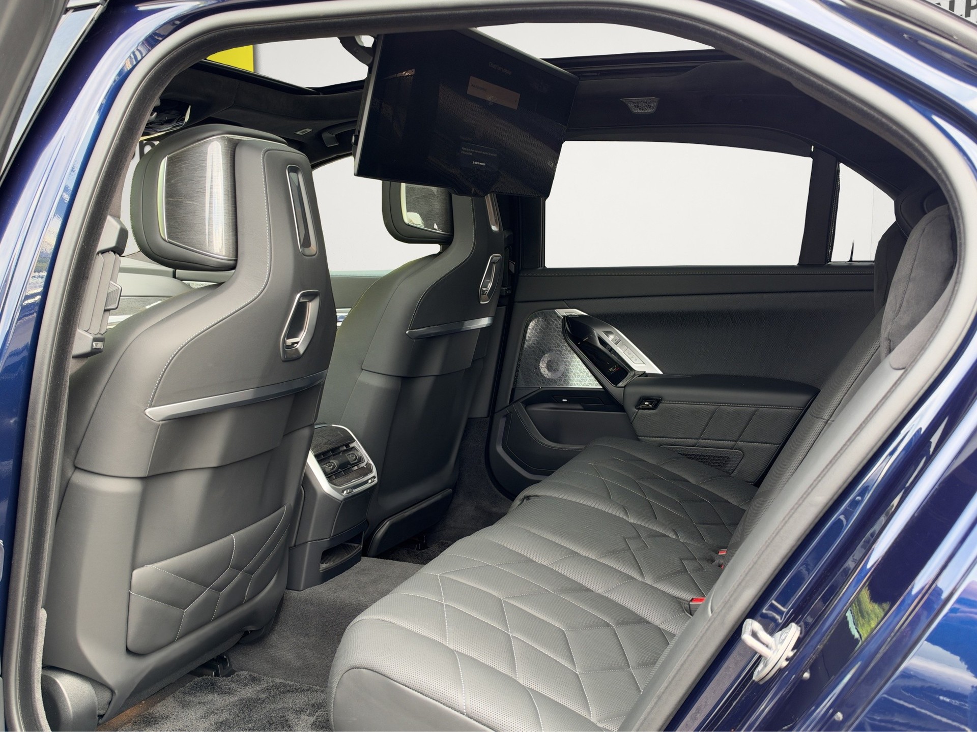BMW i7 xDrive 60 M Sport Pro (CH) INDIVIDUAL-image-13